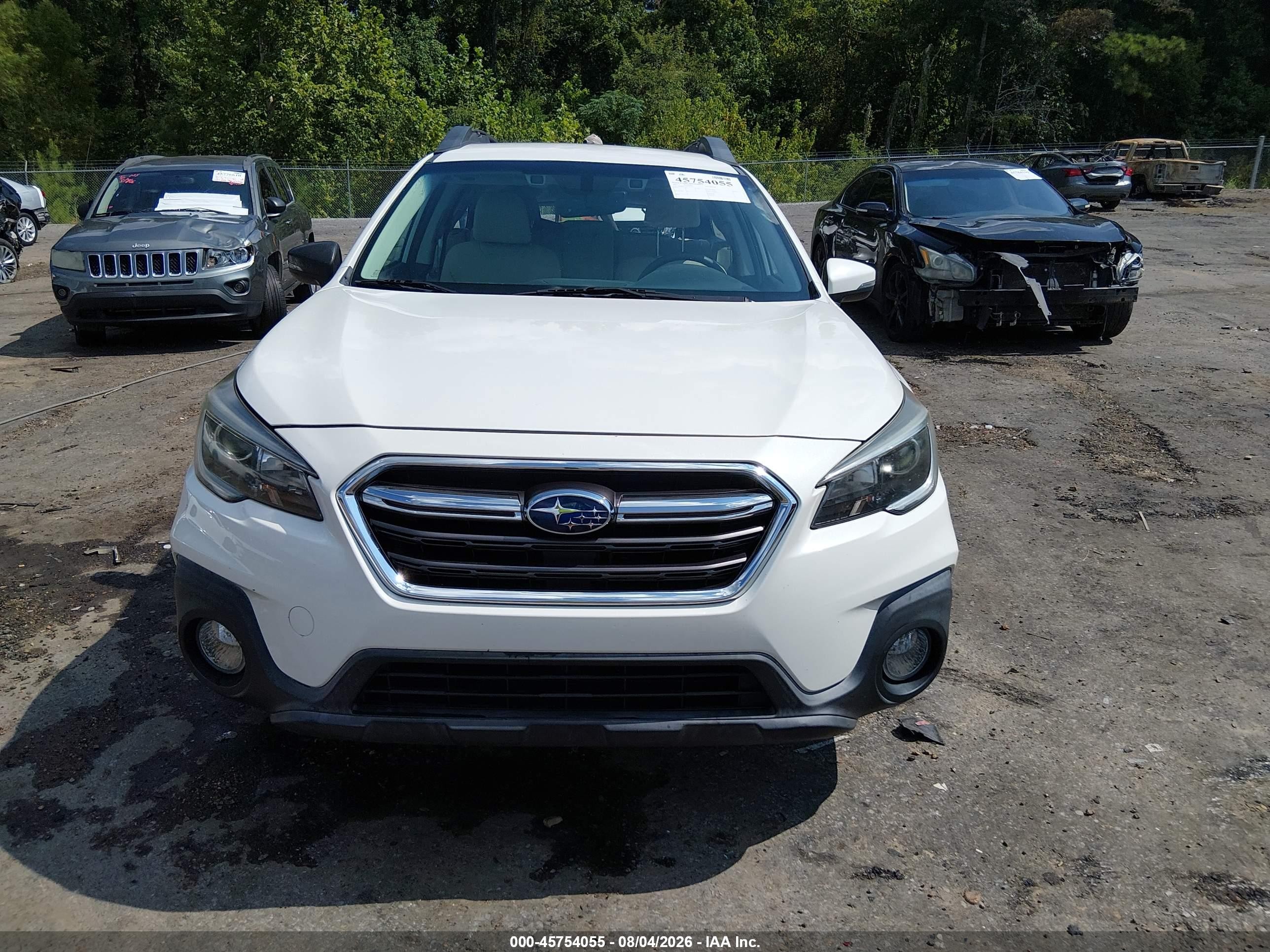 2019 Subaru Outback 2.5i Premium White vin: 4S4BSAFC6K3384342