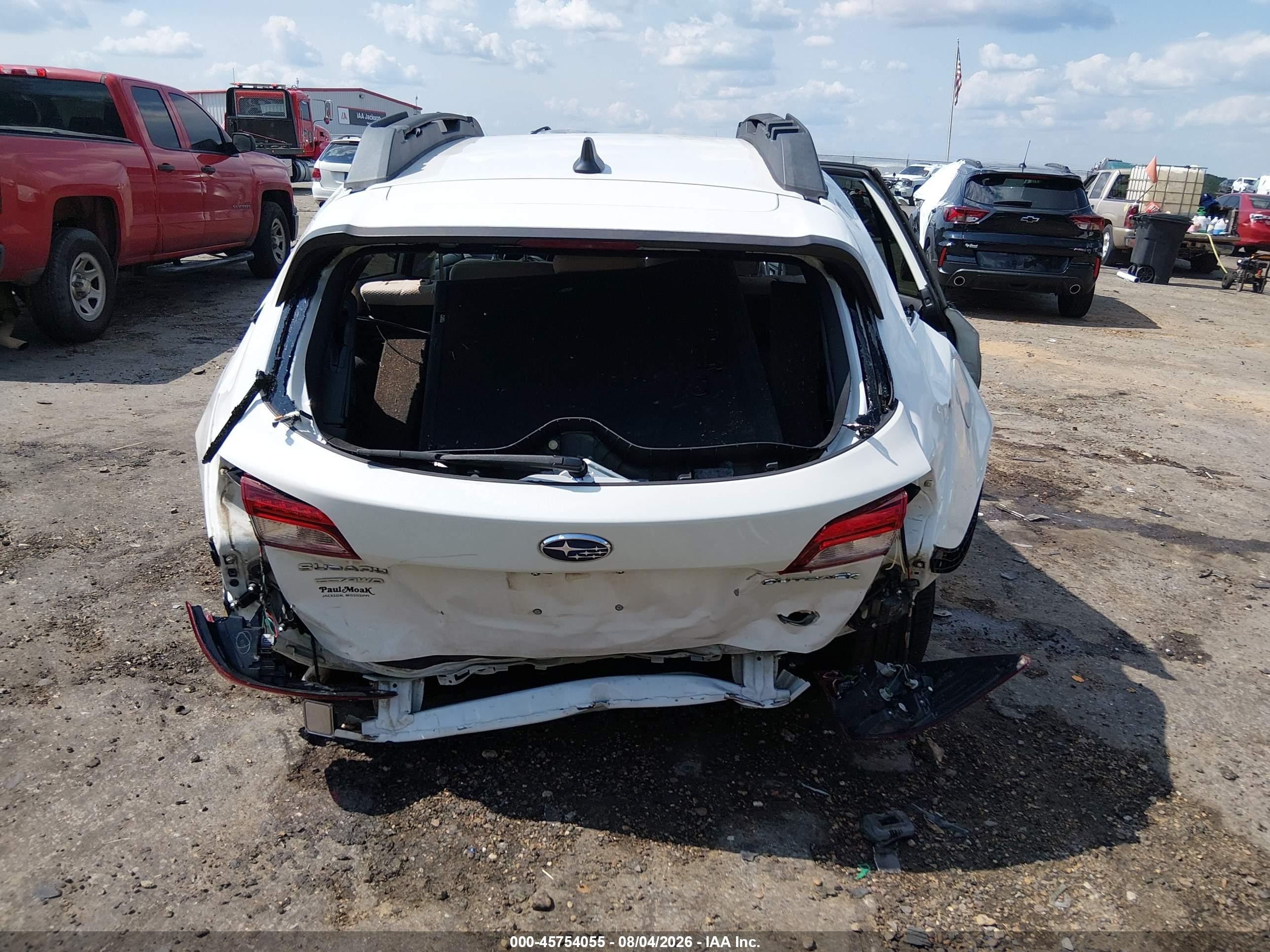 2019 Subaru Outback 2.5i Premium White vin: 4S4BSAFC6K3384342