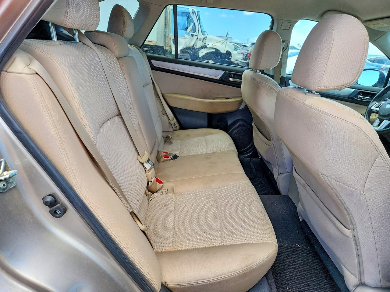 2015 Subaru Outback 2.5i Premium Silver vin: 4S4BSAFC7F3341943