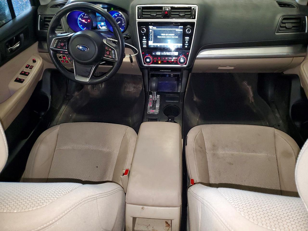 2018 Subaru Outback 2.5i Premium Silver vin: 4S4BSAFC7J3384543