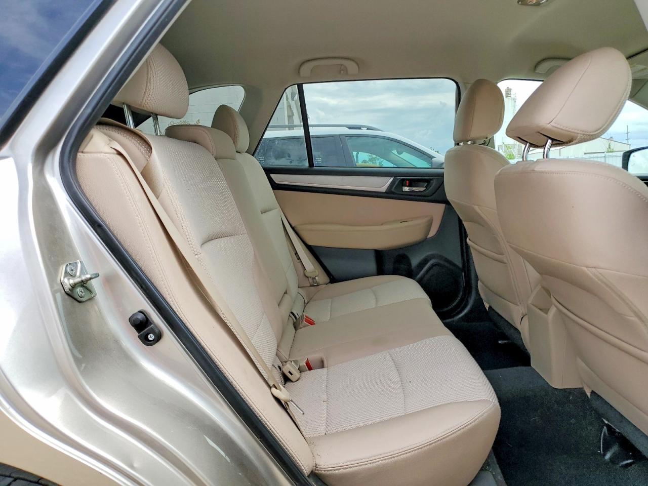 2015 Subaru Outback 2.5i Premium Tan vin: 4S4BSAFC8F3304156