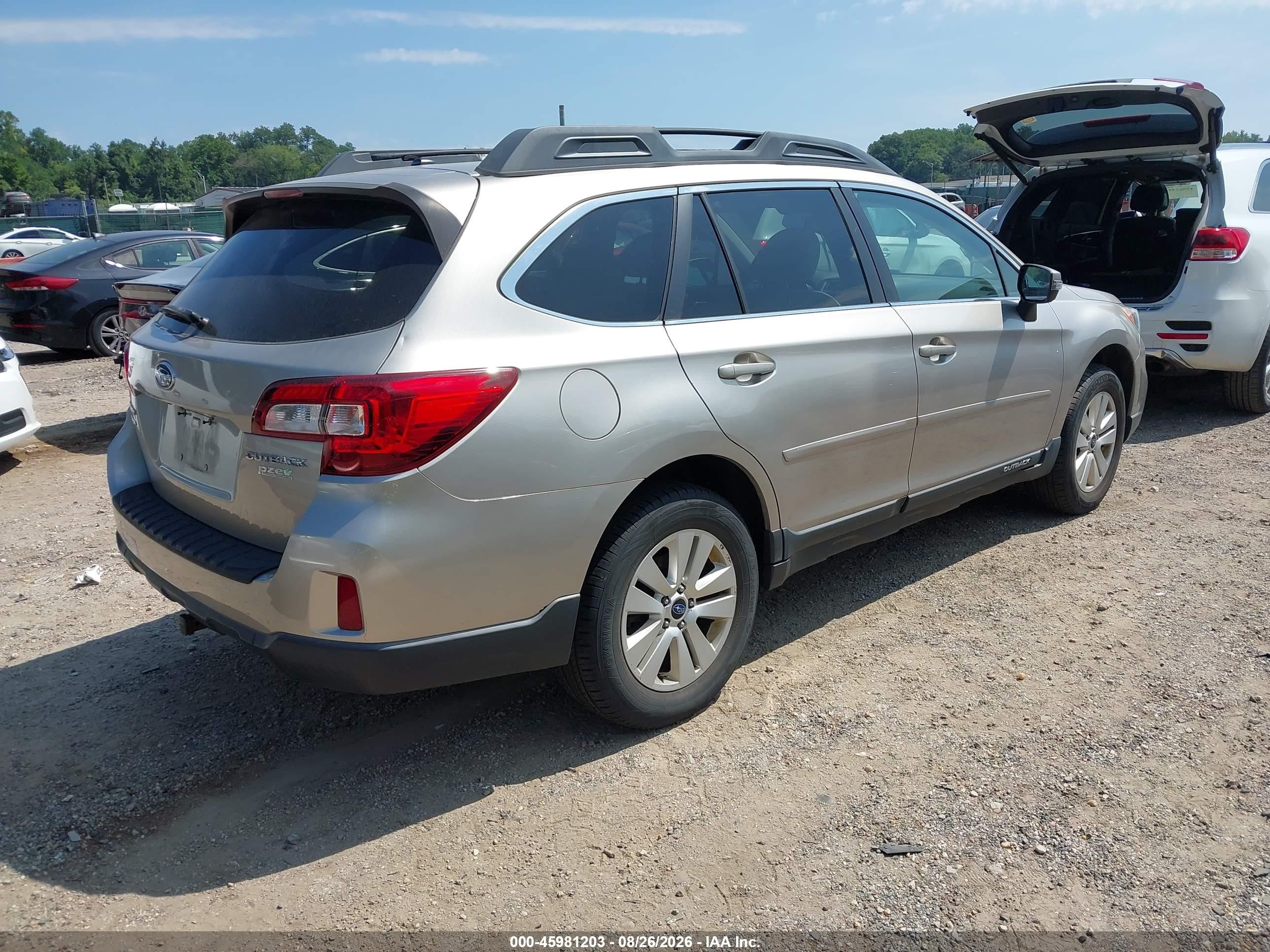 2015 Subaru Outback 2.5i Premium Silver vin: 4S4BSAFC8F3311897