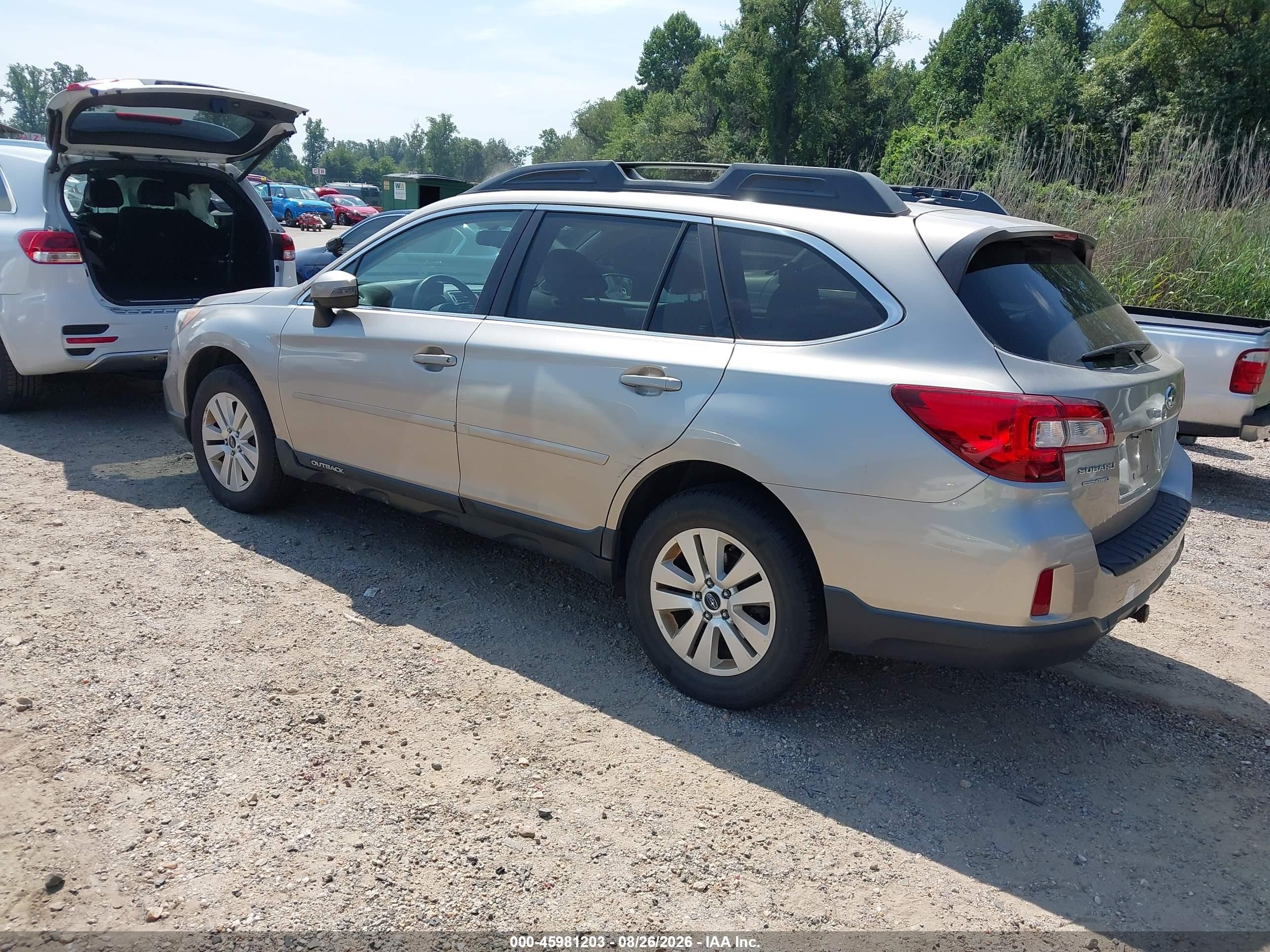 2015 Subaru Outback 2.5i Premium Silver vin: 4S4BSAFC8F3311897