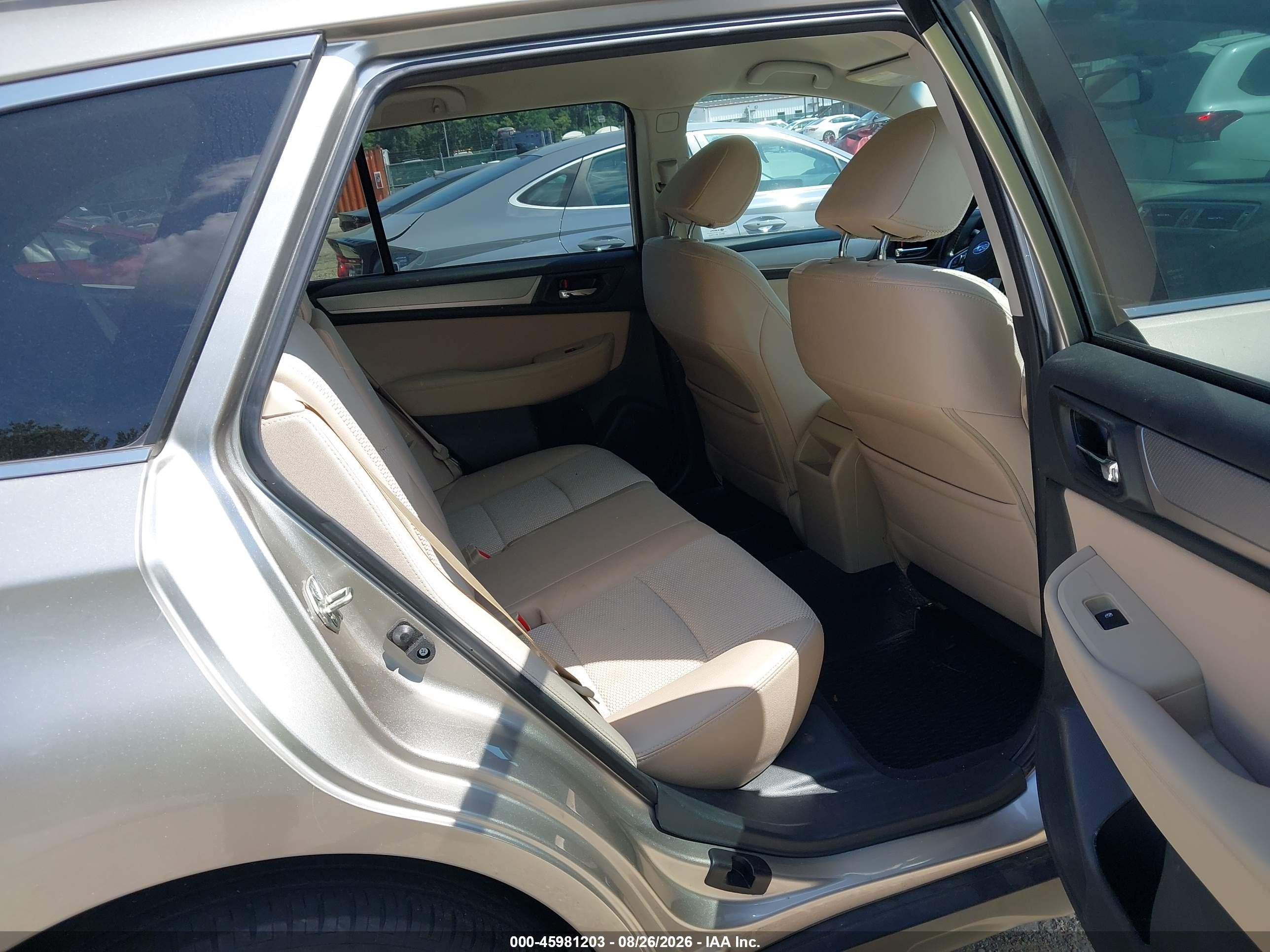 2015 Subaru Outback 2.5i Premium Silver vin: 4S4BSAFC8F3311897