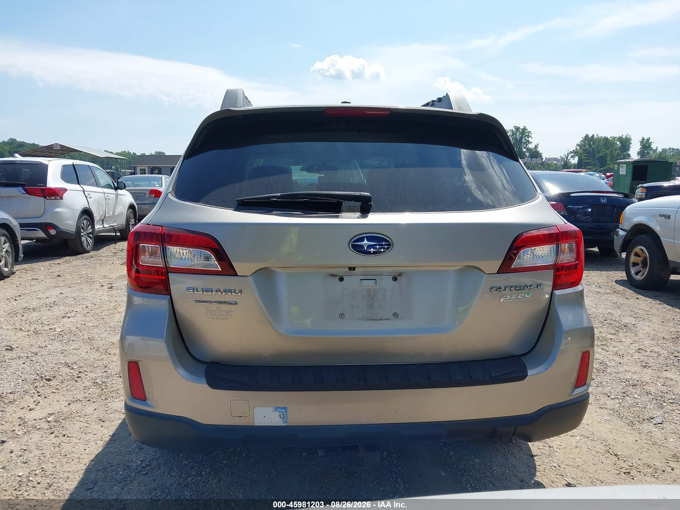 2015 Subaru Outback 2.5i Premium Silver vin: 4S4BSAFC8F3311897
