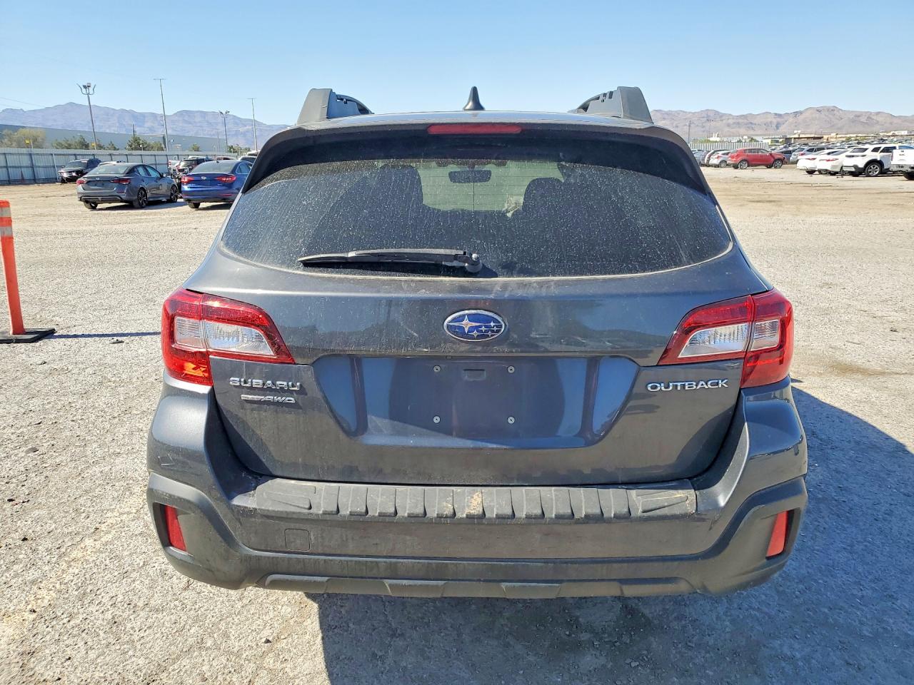 2019 Subaru Outback 2.5i Premium Gray vin: 4S4BSAFC8K3260976
