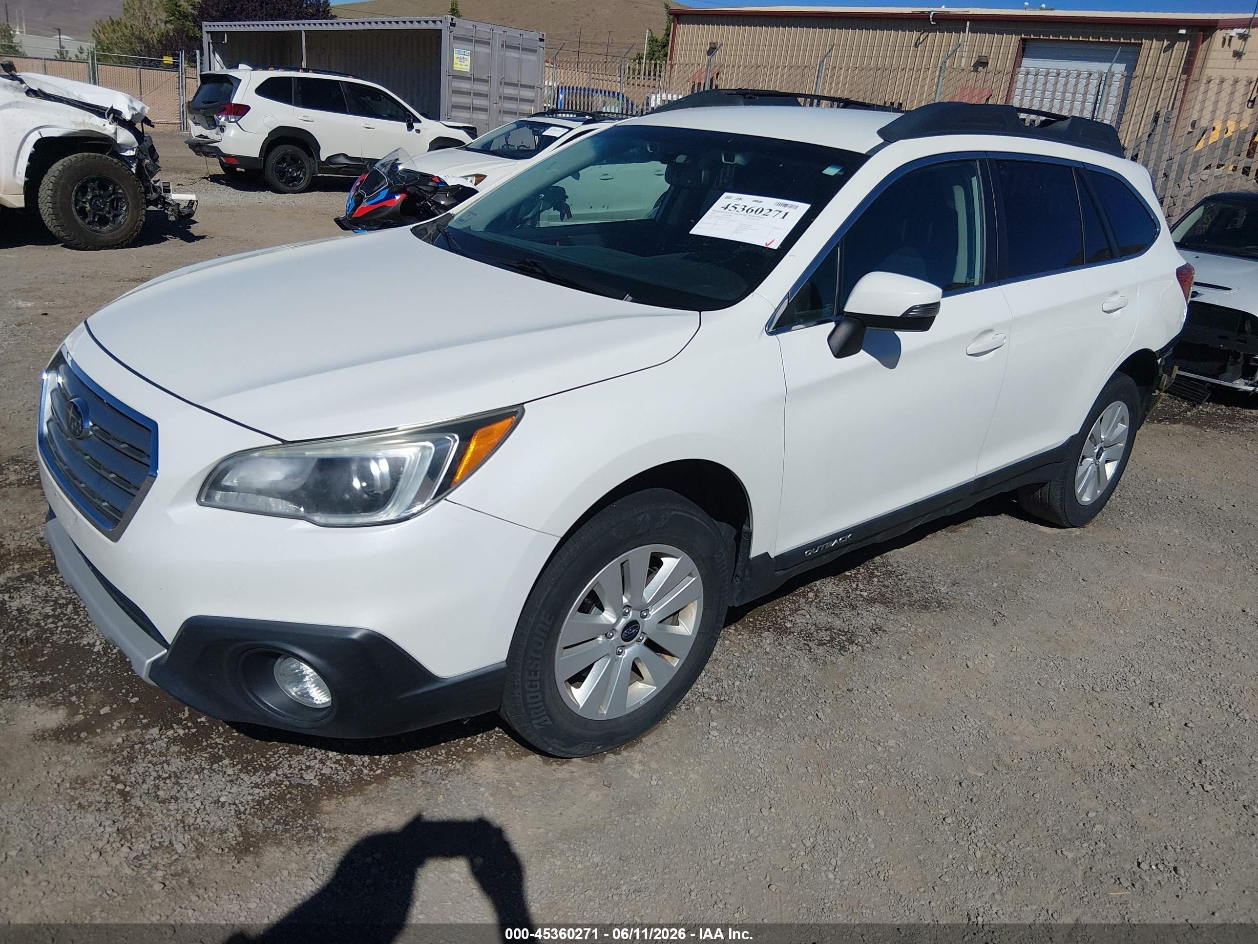 2015 Subaru Outback 2.5i Premium White vin: 4S4BSAFC9F3295192