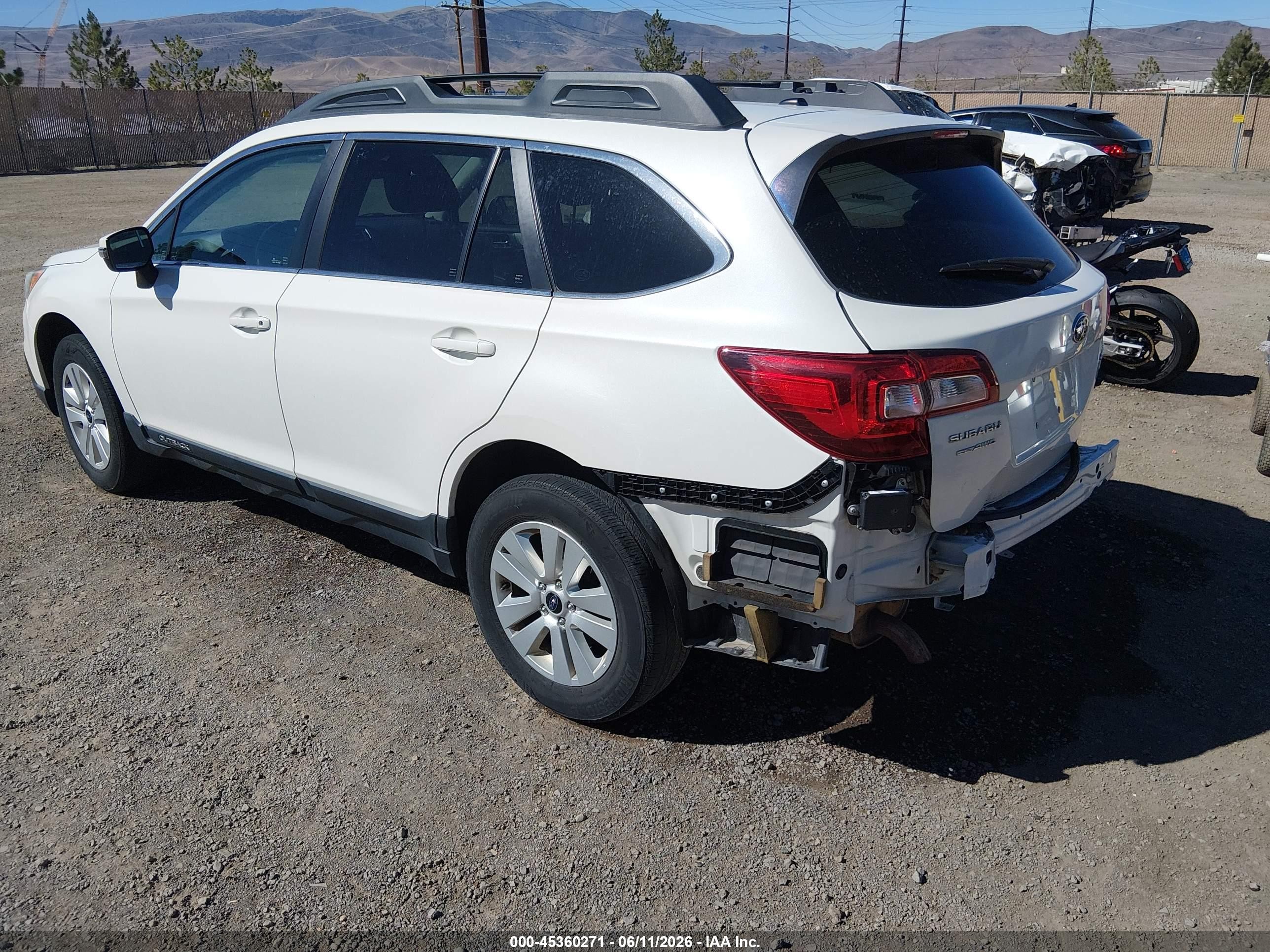 2015 Subaru Outback 2.5i Premium White vin: 4S4BSAFC9F3295192
