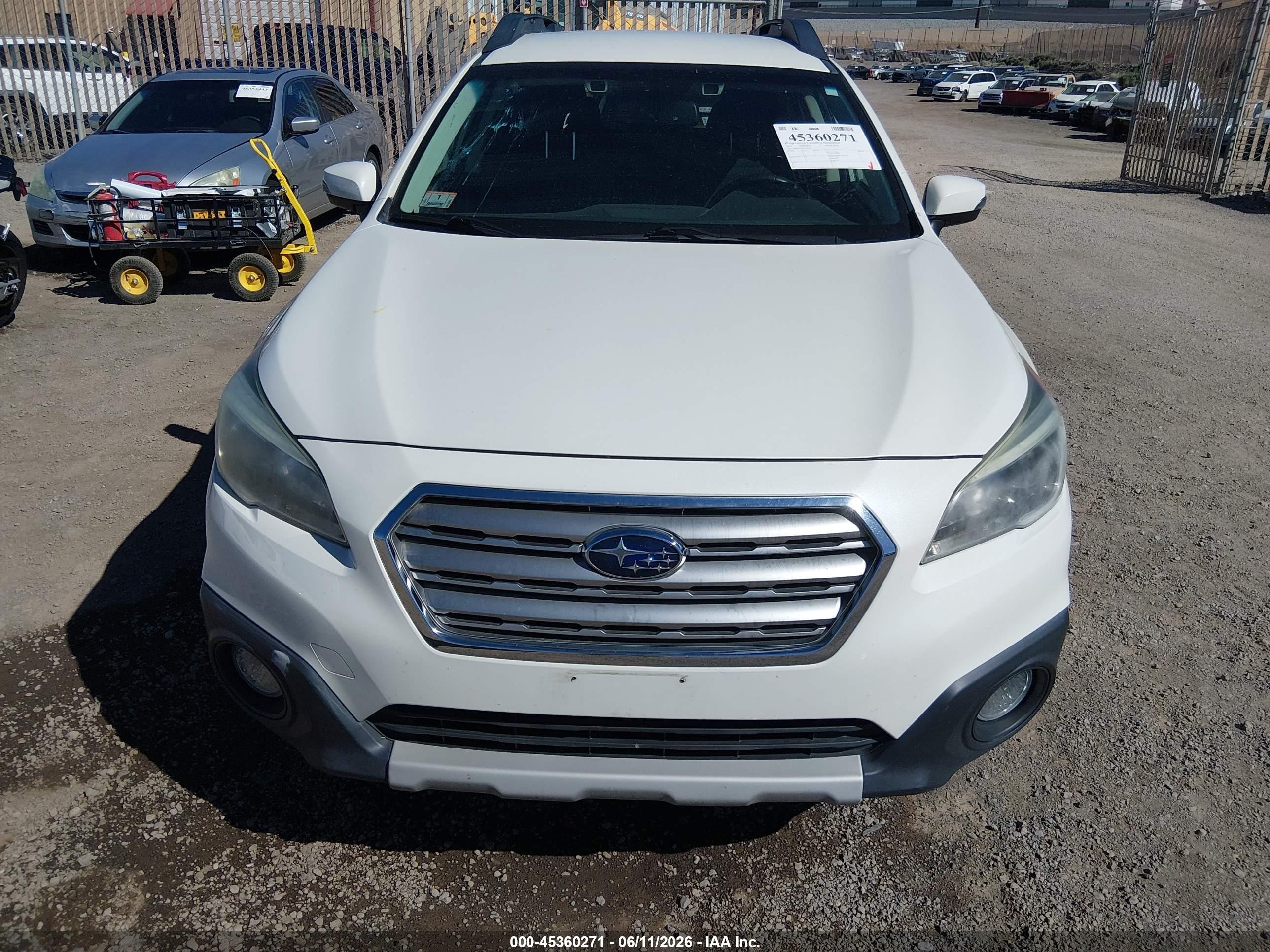 2015 Subaru Outback 2.5i Premium White vin: 4S4BSAFC9F3295192