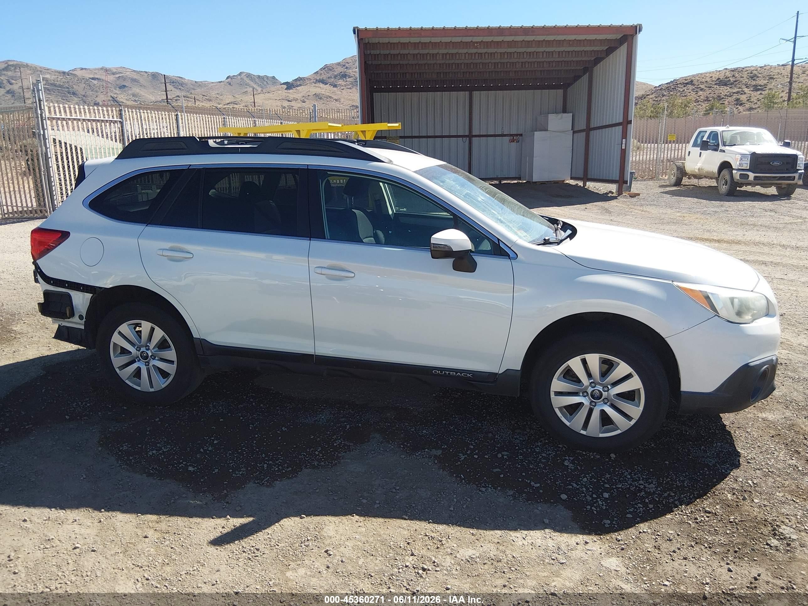 2015 Subaru Outback 2.5i Premium White vin: 4S4BSAFC9F3295192