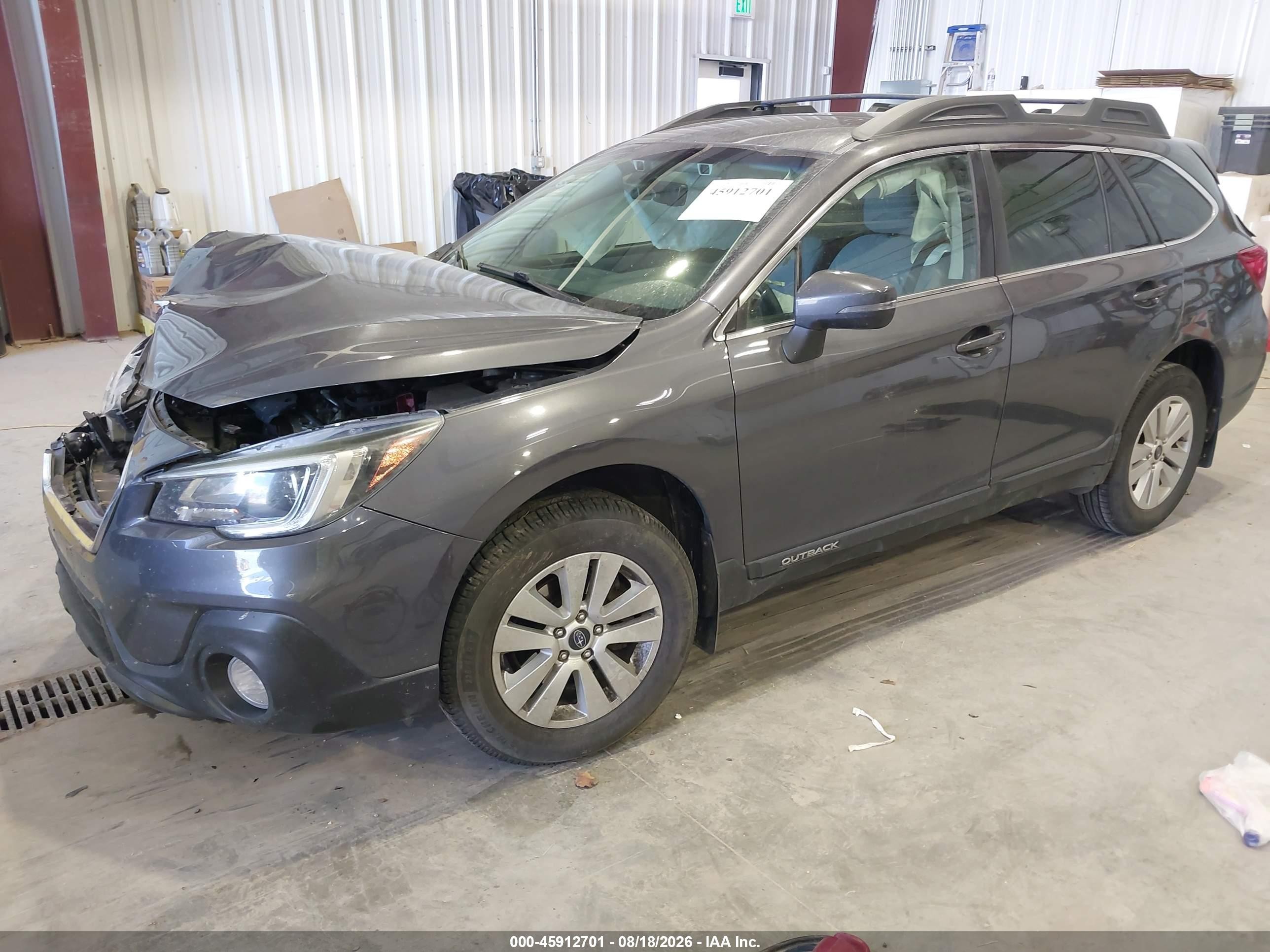 2018 Subaru Outback 2.5i Premium Gray vin: 4S4BSAFC9J3380719