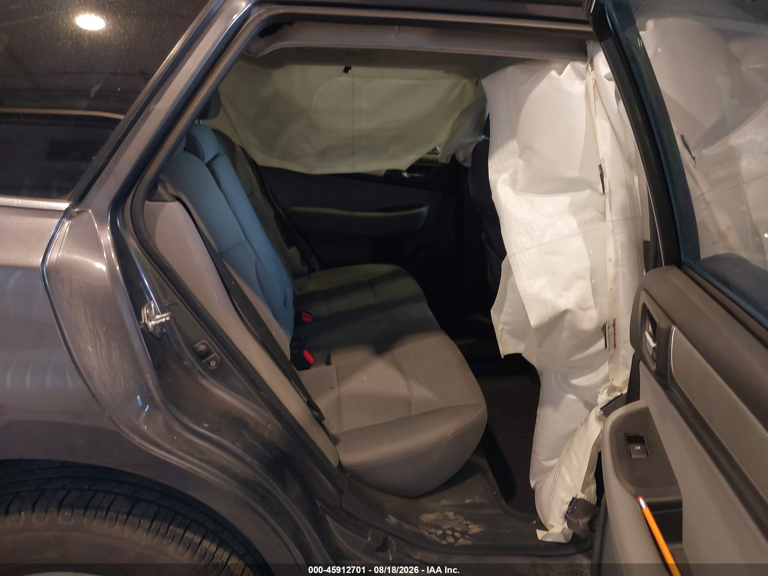 2018 Subaru Outback 2.5i Premium Gray vin: 4S4BSAFC9J3380719