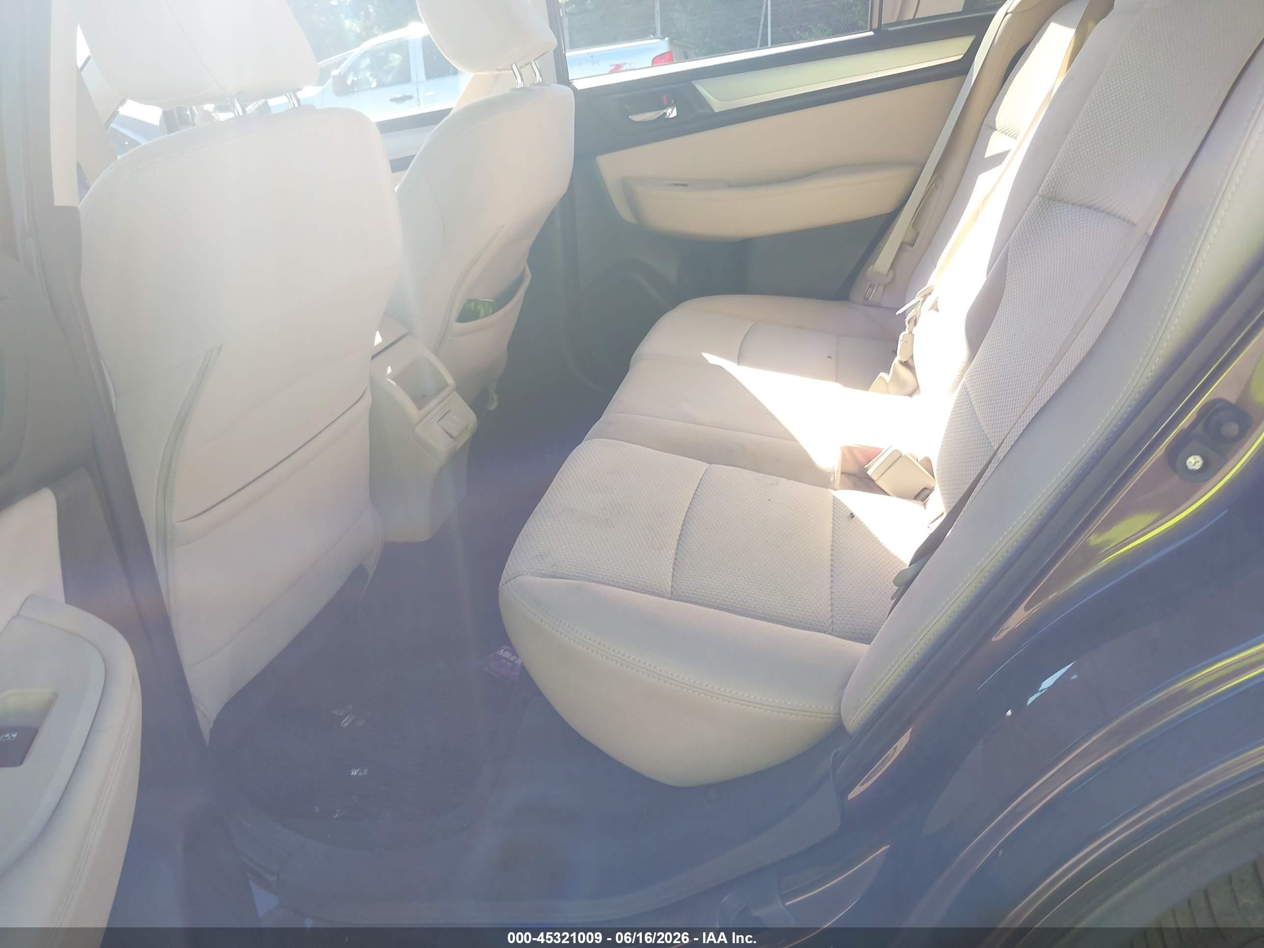 2019 Subaru Outback 2.5i Premium Brown vin: 4S4BSAFC9K3357037