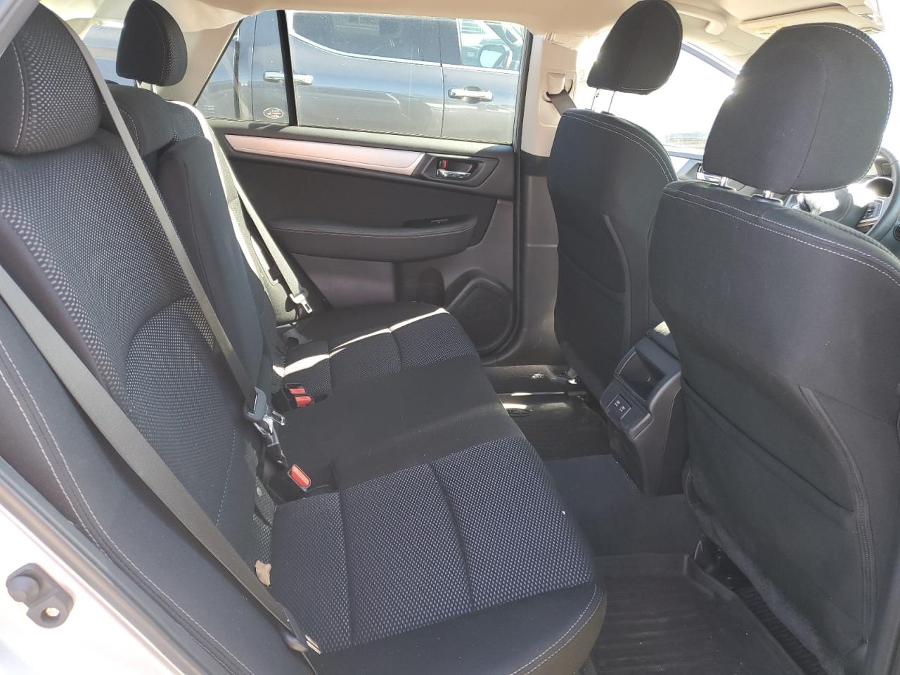 2019 Subaru Outback 2.5i Premium Gray vin: 4S4BSAFCXK3207289