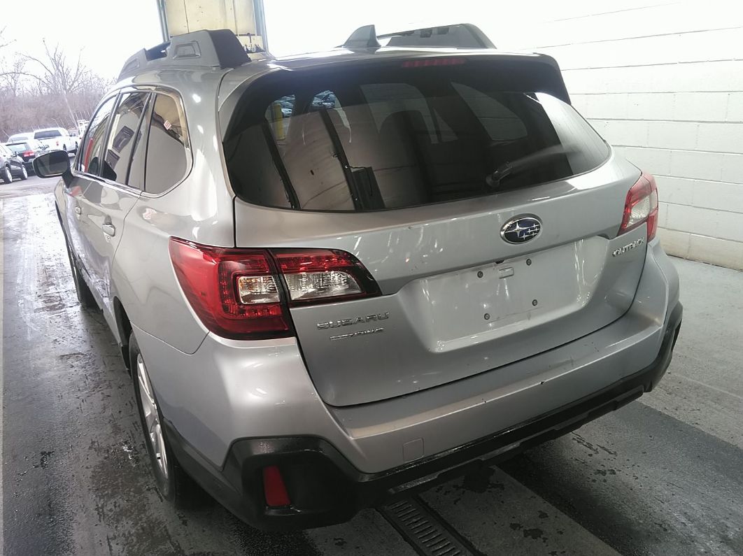 2019 Subaru Outback 2.5i Premium vin: 4S4BSAFCXK3237540