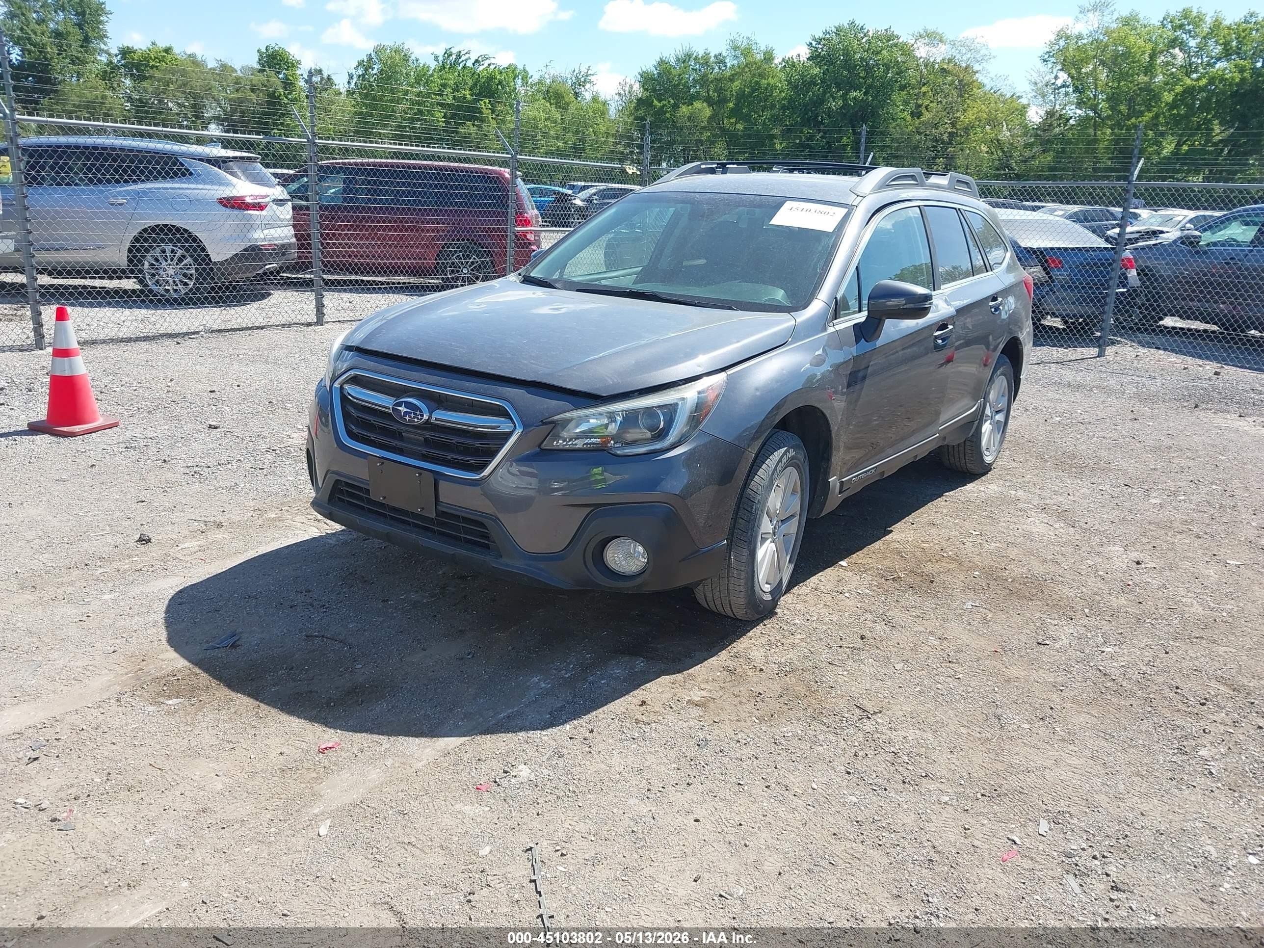 2019 Subaru Outback 2.5i Premium Gray vin: 4S4BSAFCXK3264561