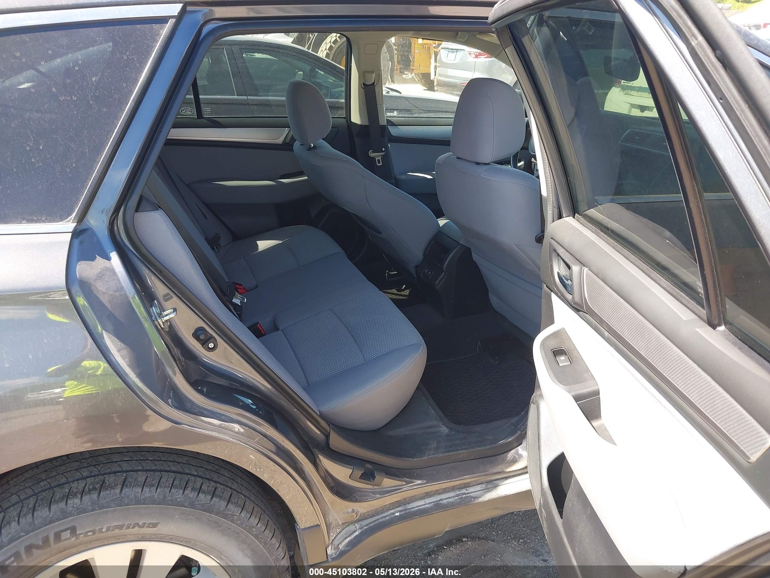 2019 Subaru Outback 2.5i Premium Gray vin: 4S4BSAFCXK3264561