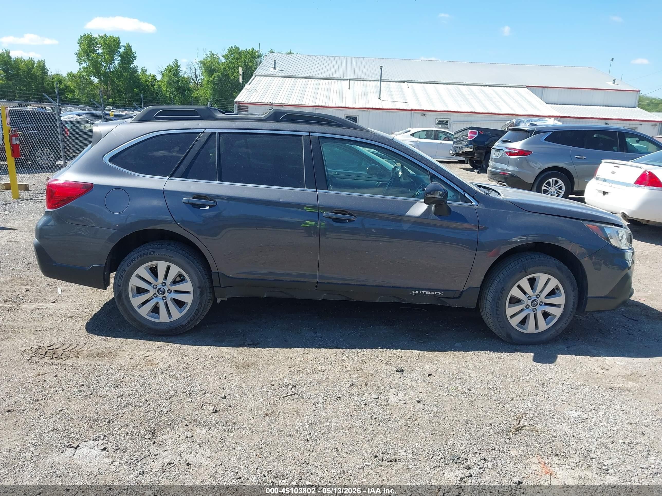 2019 Subaru Outback 2.5i Premium Gray vin: 4S4BSAFCXK3264561