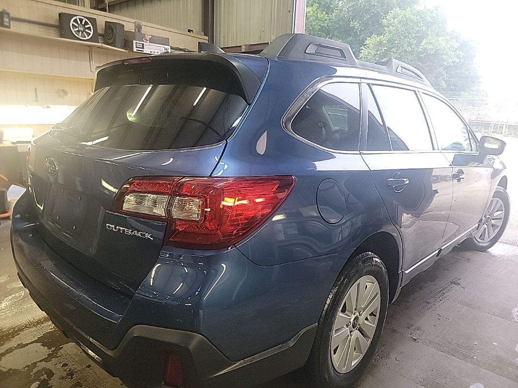 2019 Subaru Outback 2.5i Premium vin: 4S4BSAFCXK3283515
