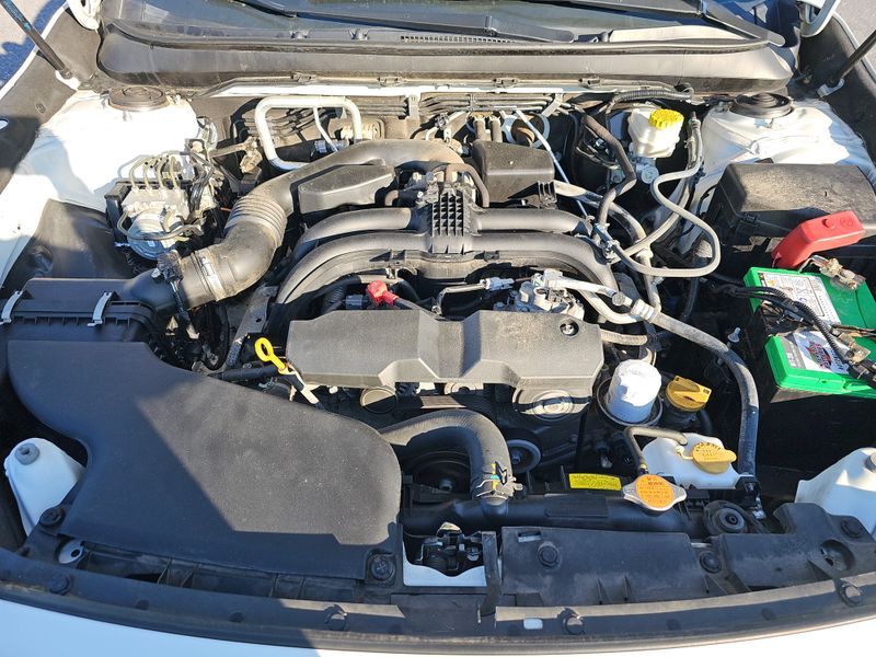 2019 Subaru Outback 2.5i Premium vin: 4S4BSAFCXK3318618