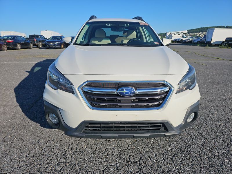 2019 Subaru Outback 2.5i Premium vin: 4S4BSAFCXK3318618