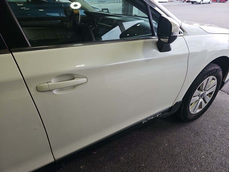 2019 Subaru Outback 2.5i Premium vin: 4S4BSAFCXK3318618