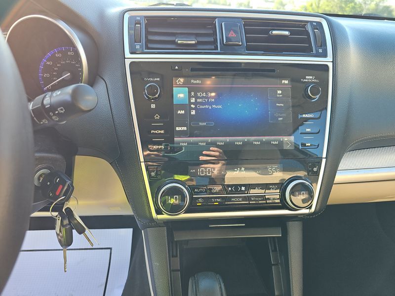 2019 Subaru Outback 2.5i Premium vin: 4S4BSAFCXK3318618