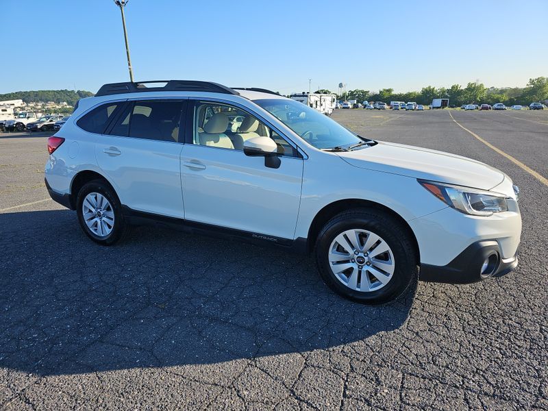 2019 Subaru Outback 2.5i Premium vin: 4S4BSAFCXK3318618
