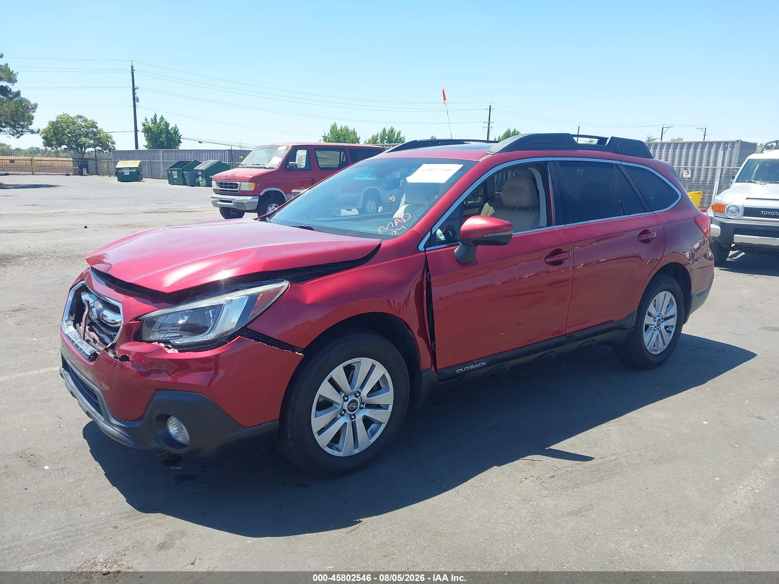 2018 Subaru Outback 2.5i Premium Red vin: 4S4BSAHC0J3234366