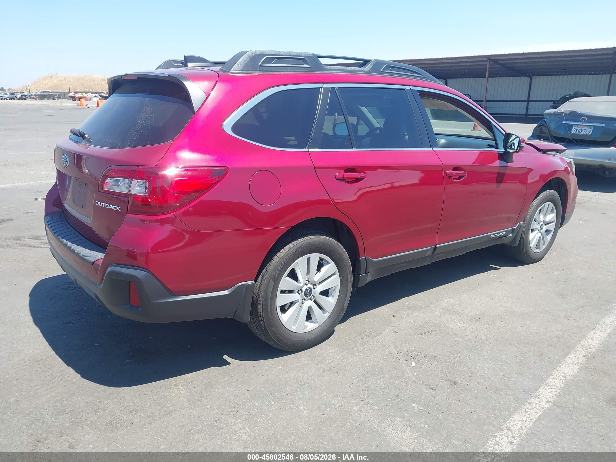 2018 Subaru Outback 2.5i Premium Red vin: 4S4BSAHC0J3234366