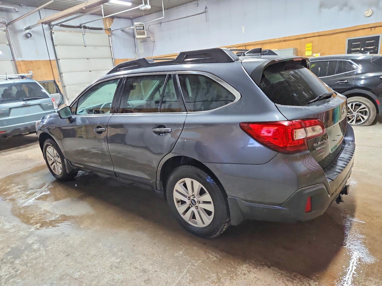 2018 Subaru Outback 2.5i Premium Charcoal vin: 4S4BSAHC0J3391752