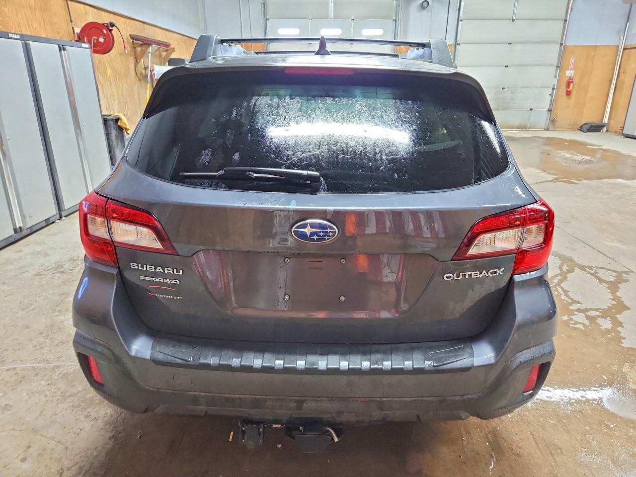 2018 Subaru Outback 2.5i Premium Charcoal vin: 4S4BSAHC0J3391752