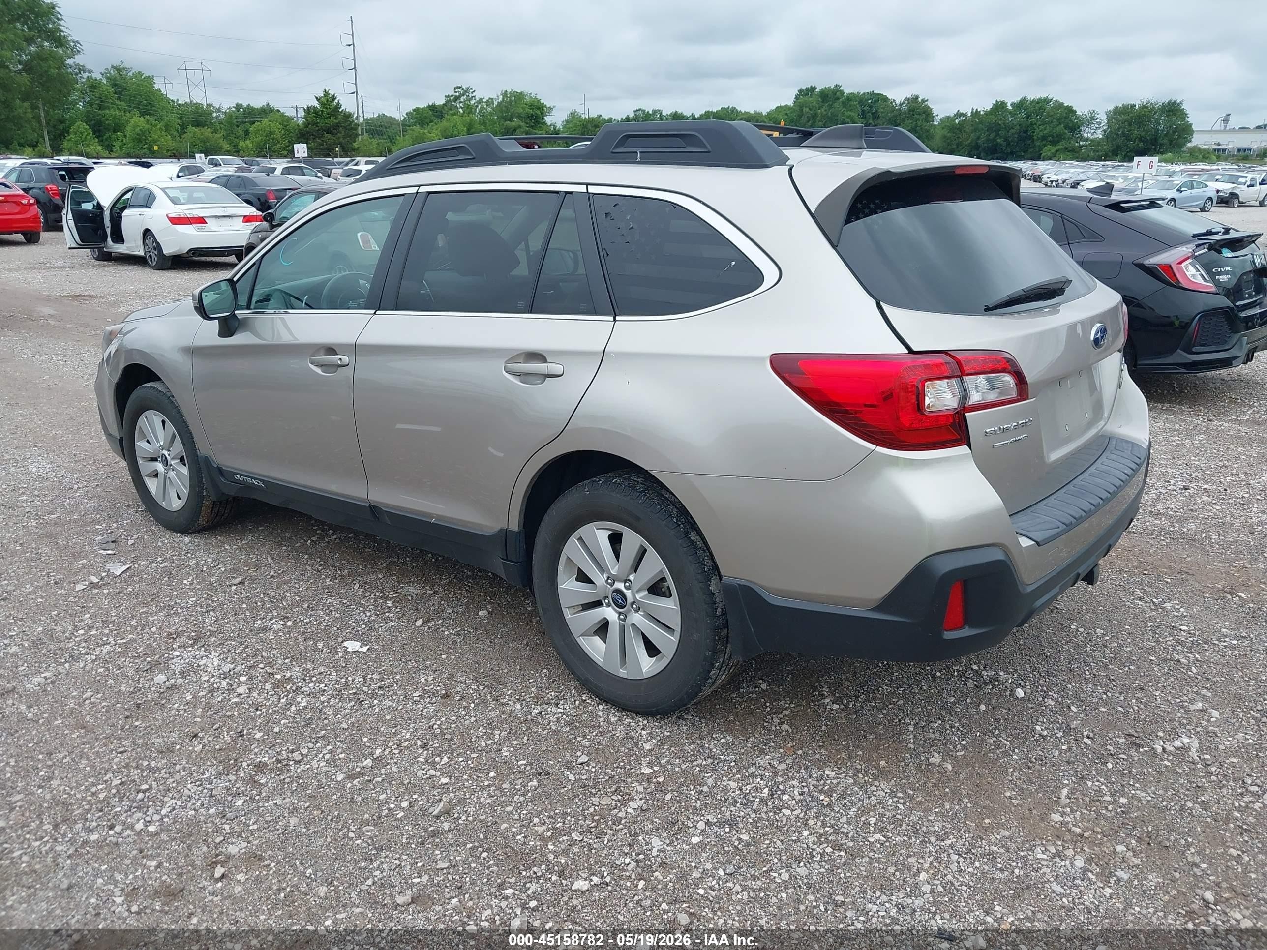 2019 Subaru Outback 2.5i Premium Бежевый vin: 4S4BSAHC4K3302296