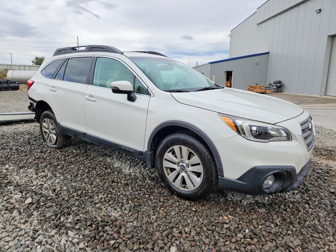 2016 Subaru Outback 2.5i Premium White vin: 4S4BSAHC5G3324475