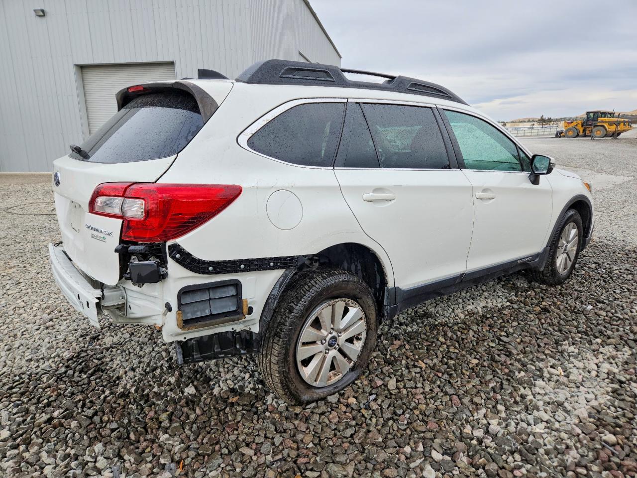2016 Subaru Outback 2.5i Premium White vin: 4S4BSAHC5G3324475