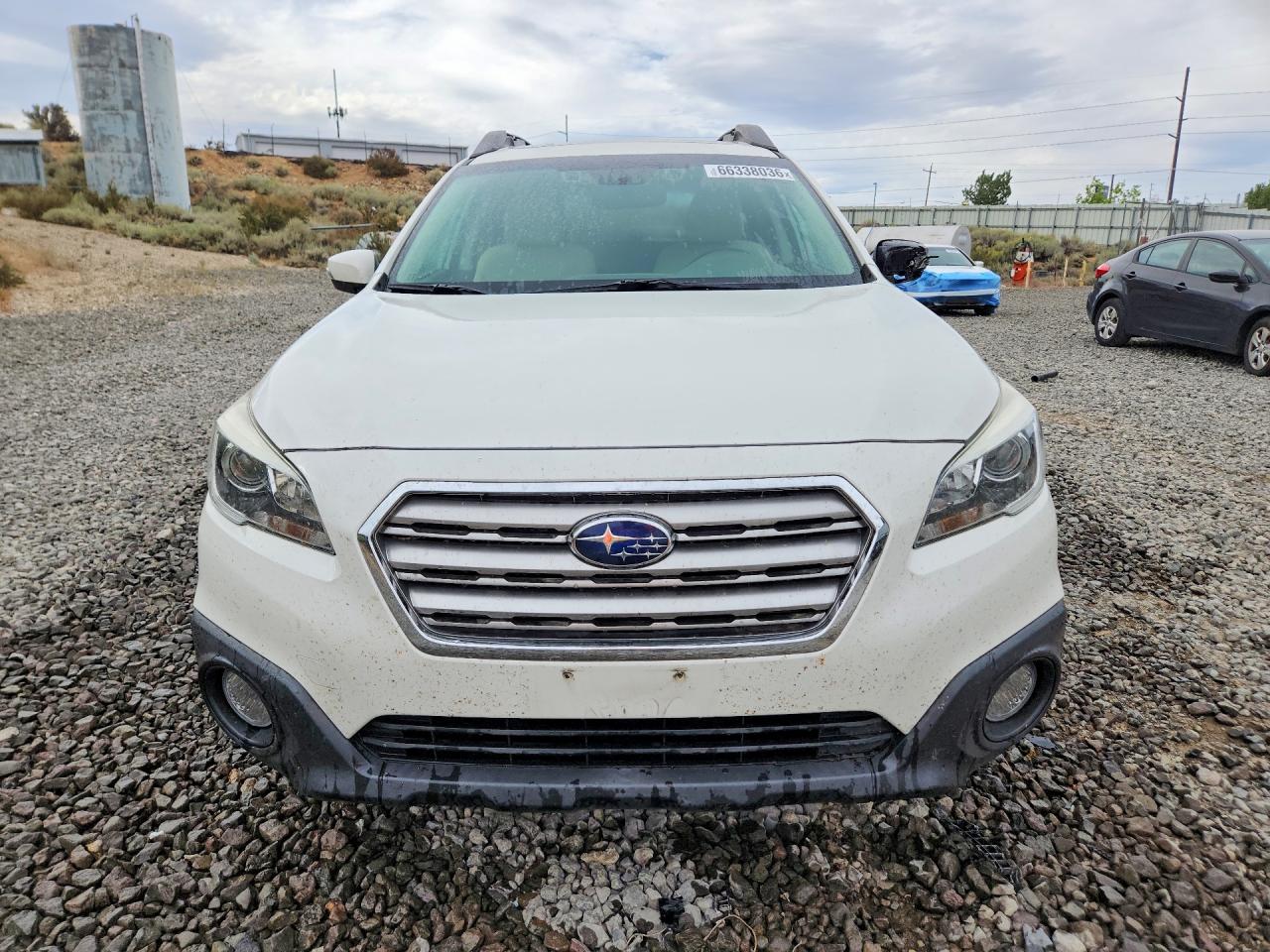 2016 Subaru Outback 2.5i Premium White vin: 4S4BSAHC5G3324475