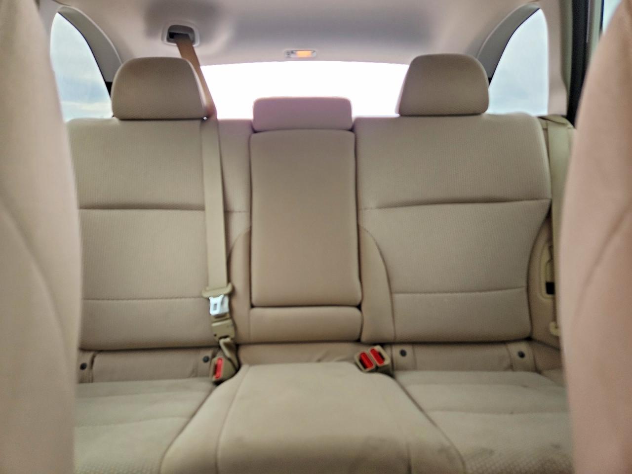 2016 Subaru Outback 2.5i Premium White vin: 4S4BSAHC5G3324475