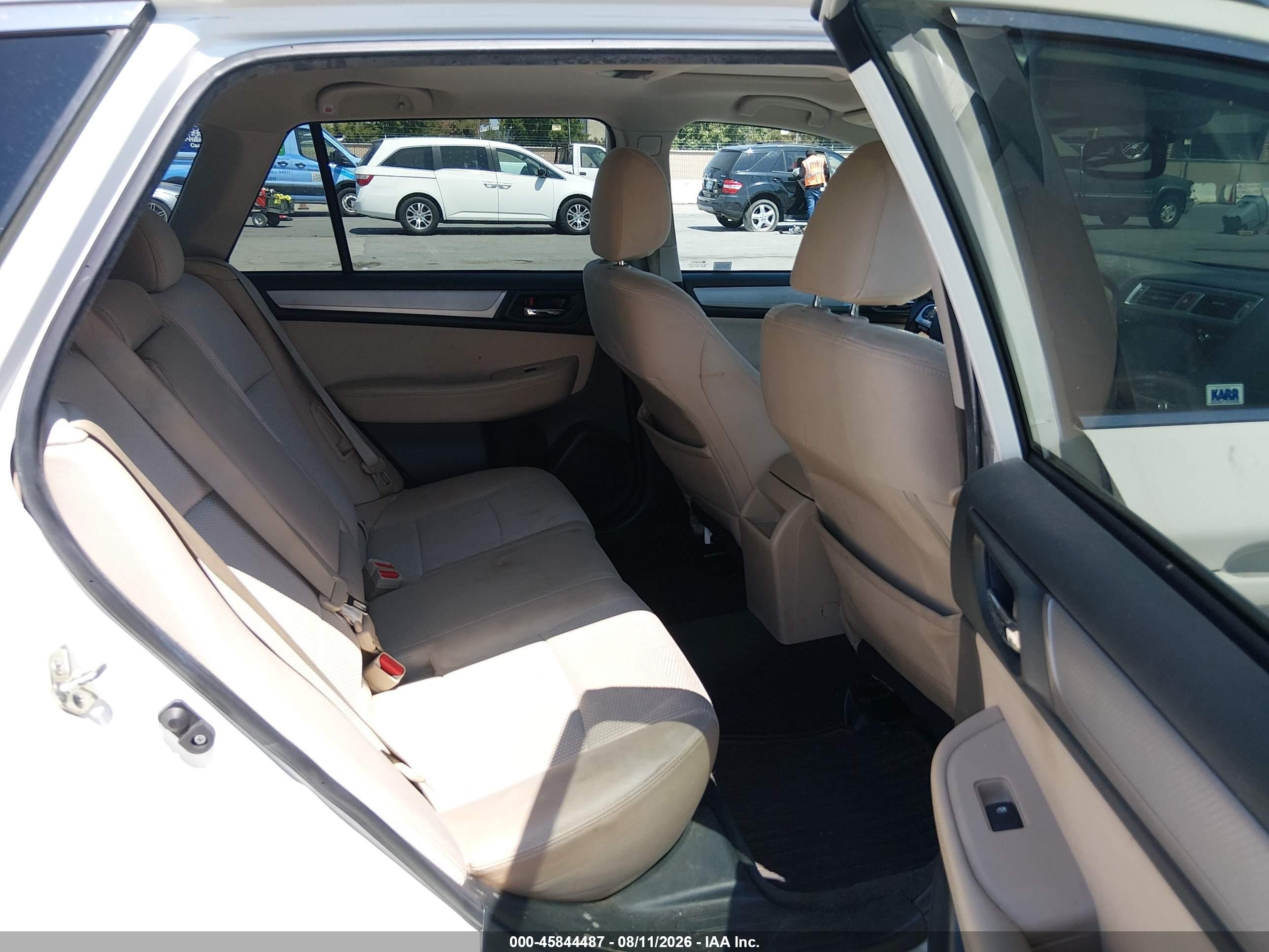 2015 Subaru Outback 2.5i Premium Белый vin: 4S4BSAHC6F3227364