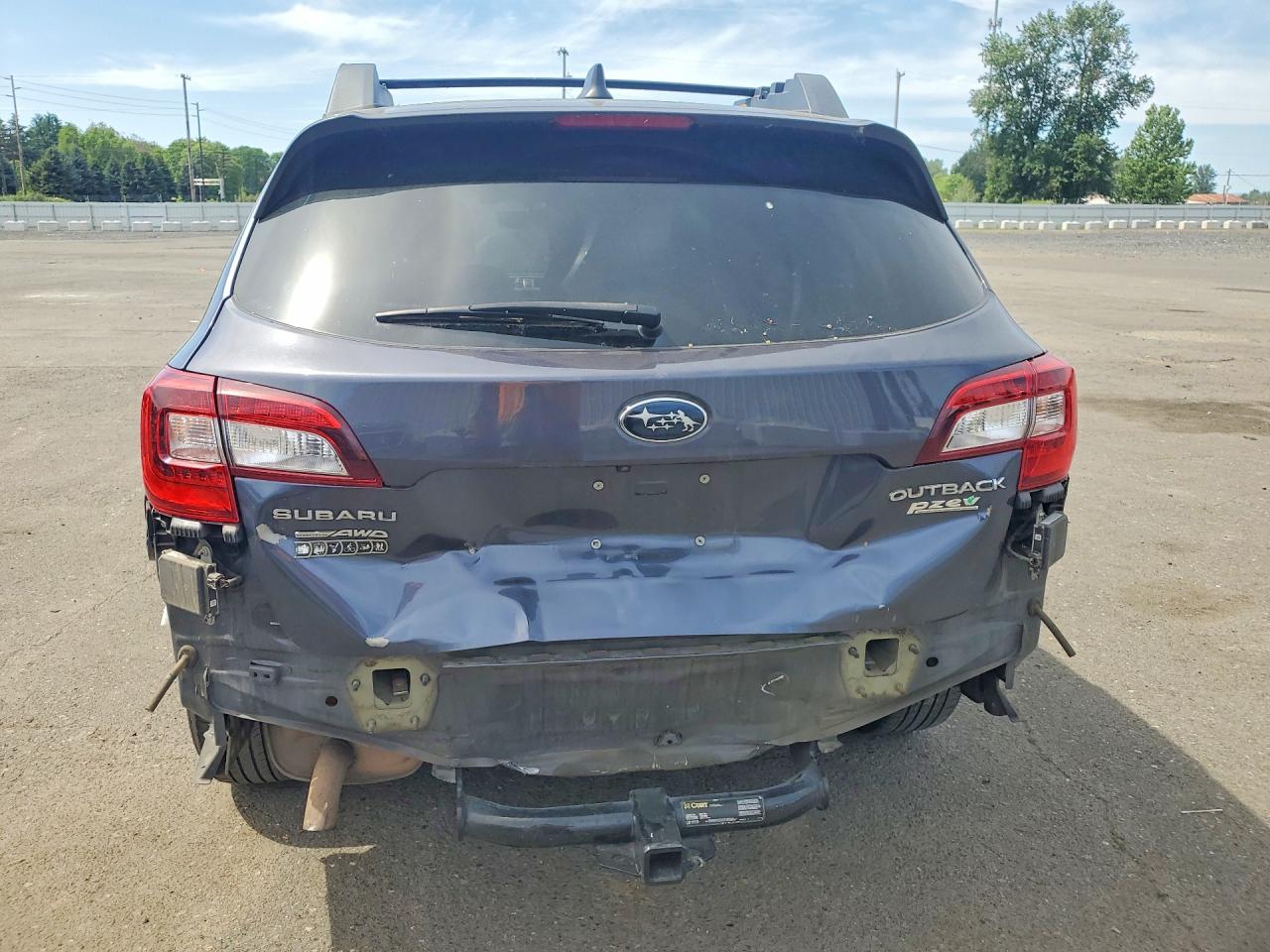 2017 Subaru Outback 2.5i Premium Gray vin: 4S4BSAHC6H3407205