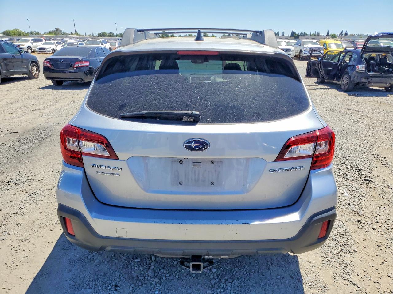 2019 Subaru Outback 2.5i Premium Silver vin: 4S4BSAHC6K3316247