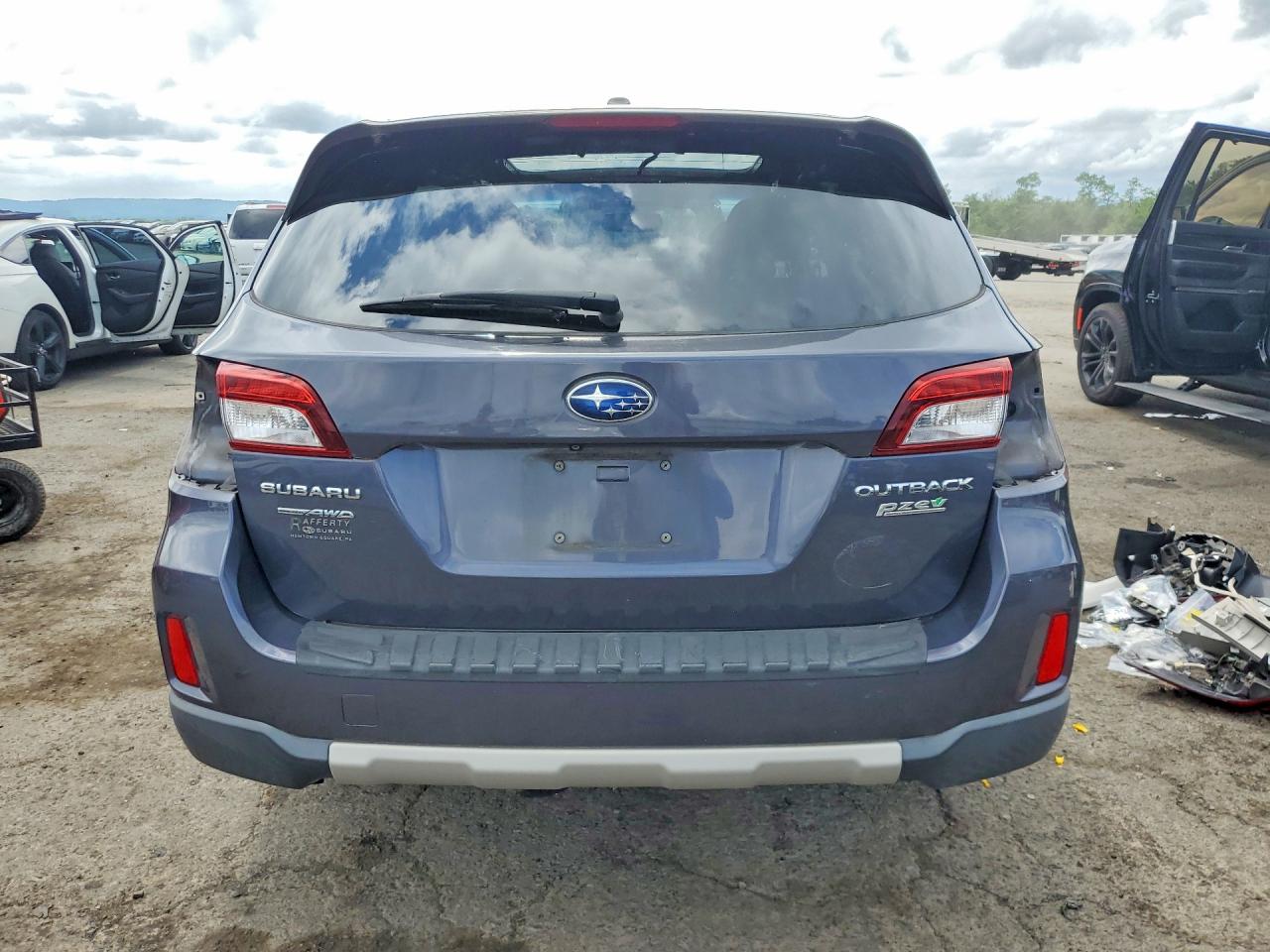 2015 Subaru Outback 2.5i Premium Gray vin: 4S4BSAHC7F3218902