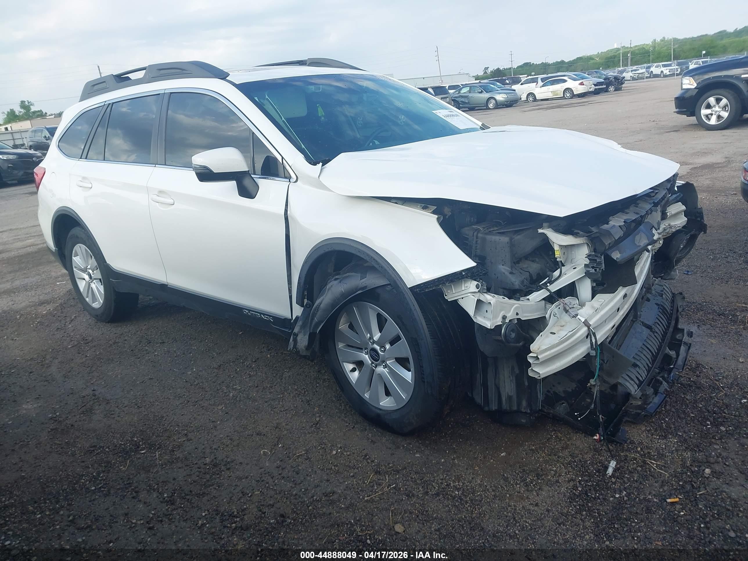 2017 Subaru Outback 2.5i Premium White vin: 4S4BSAHC7H3280190
