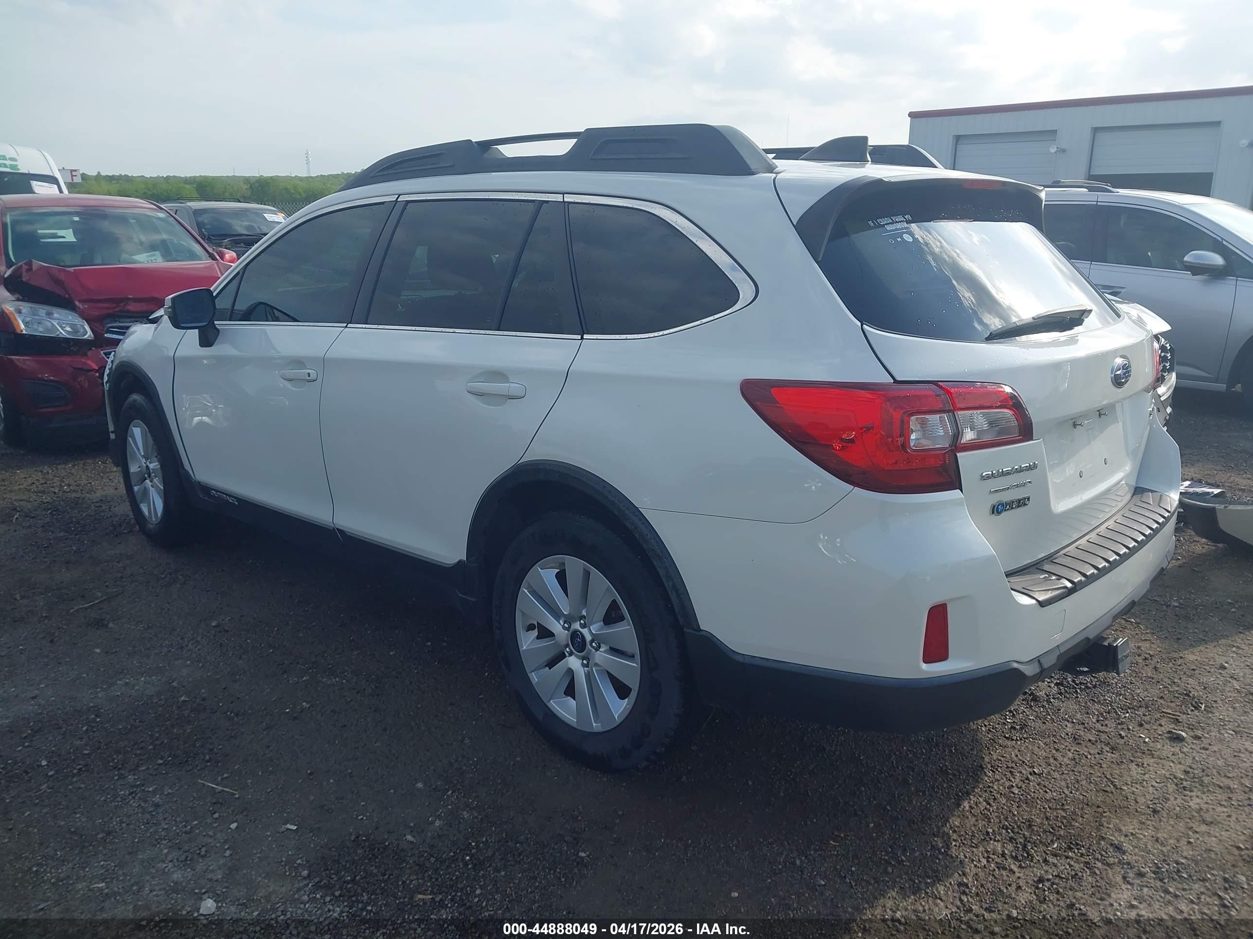 2017 Subaru Outback 2.5i Premium White vin: 4S4BSAHC7H3280190