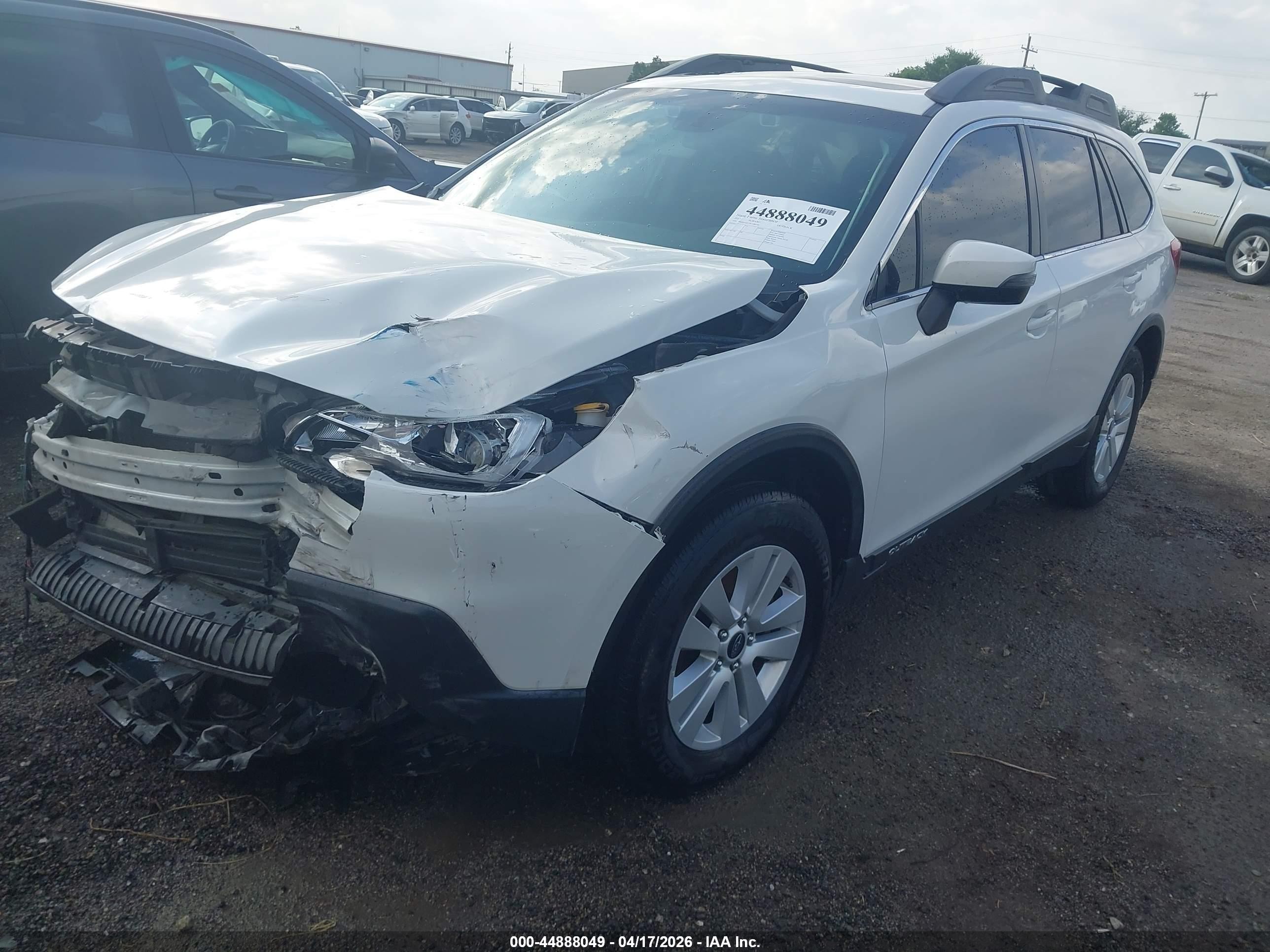 2017 Subaru Outback 2.5i Premium White vin: 4S4BSAHC7H3280190