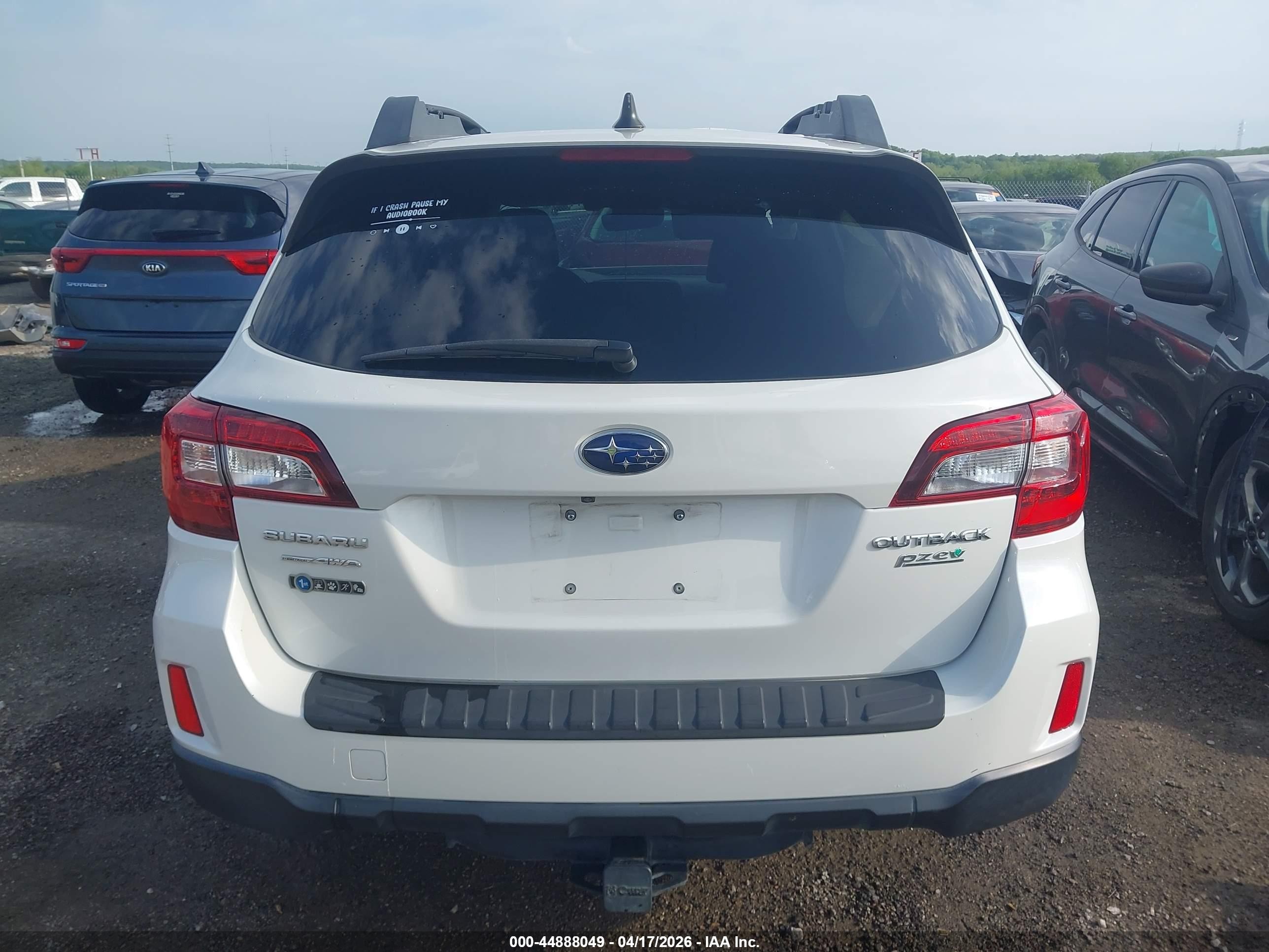 2017 Subaru Outback 2.5i Premium White vin: 4S4BSAHC7H3280190