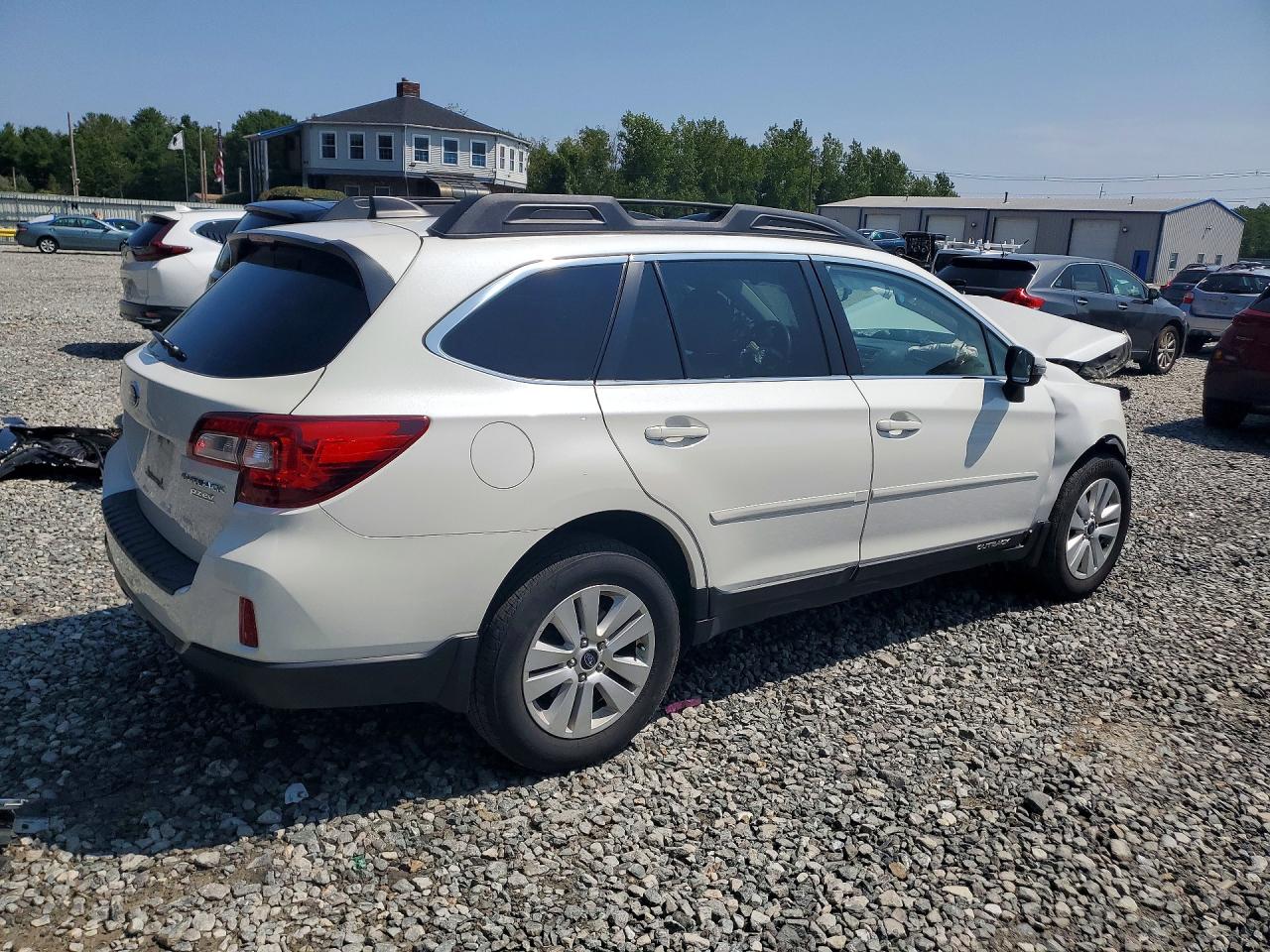 2017 Subaru Outback 2.5i Premium White vin: 4S4BSAHC7H3344809