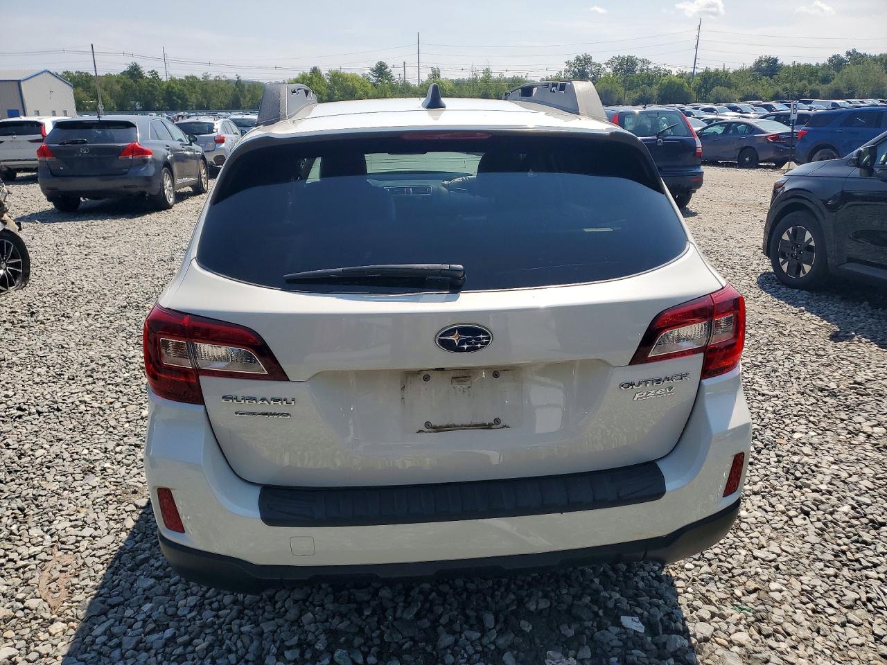 2017 Subaru Outback 2.5i Premium White vin: 4S4BSAHC7H3344809