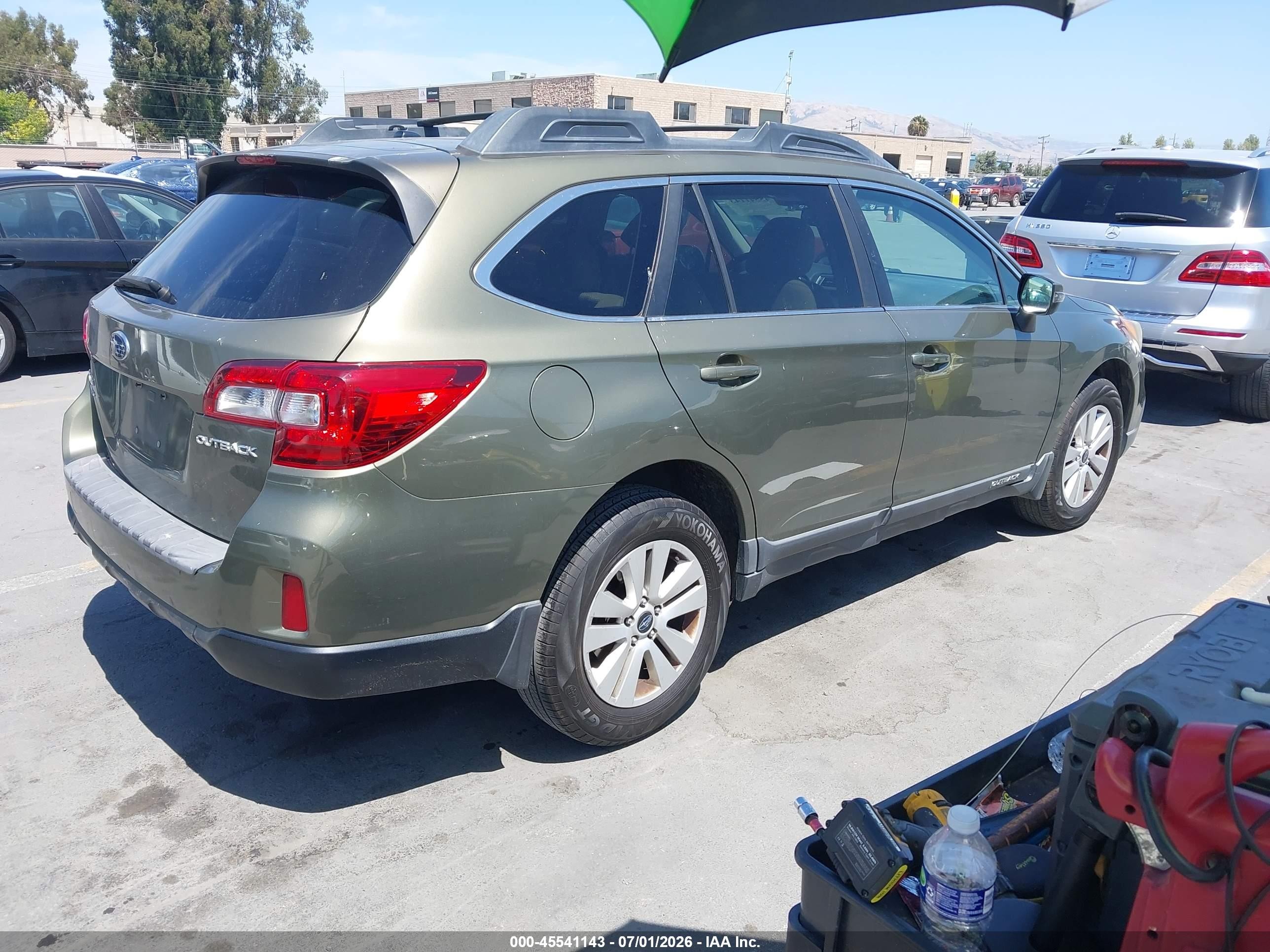 2015 Subaru Outback 2.5i Premium Green vin: 4S4BSAHC9F3276784