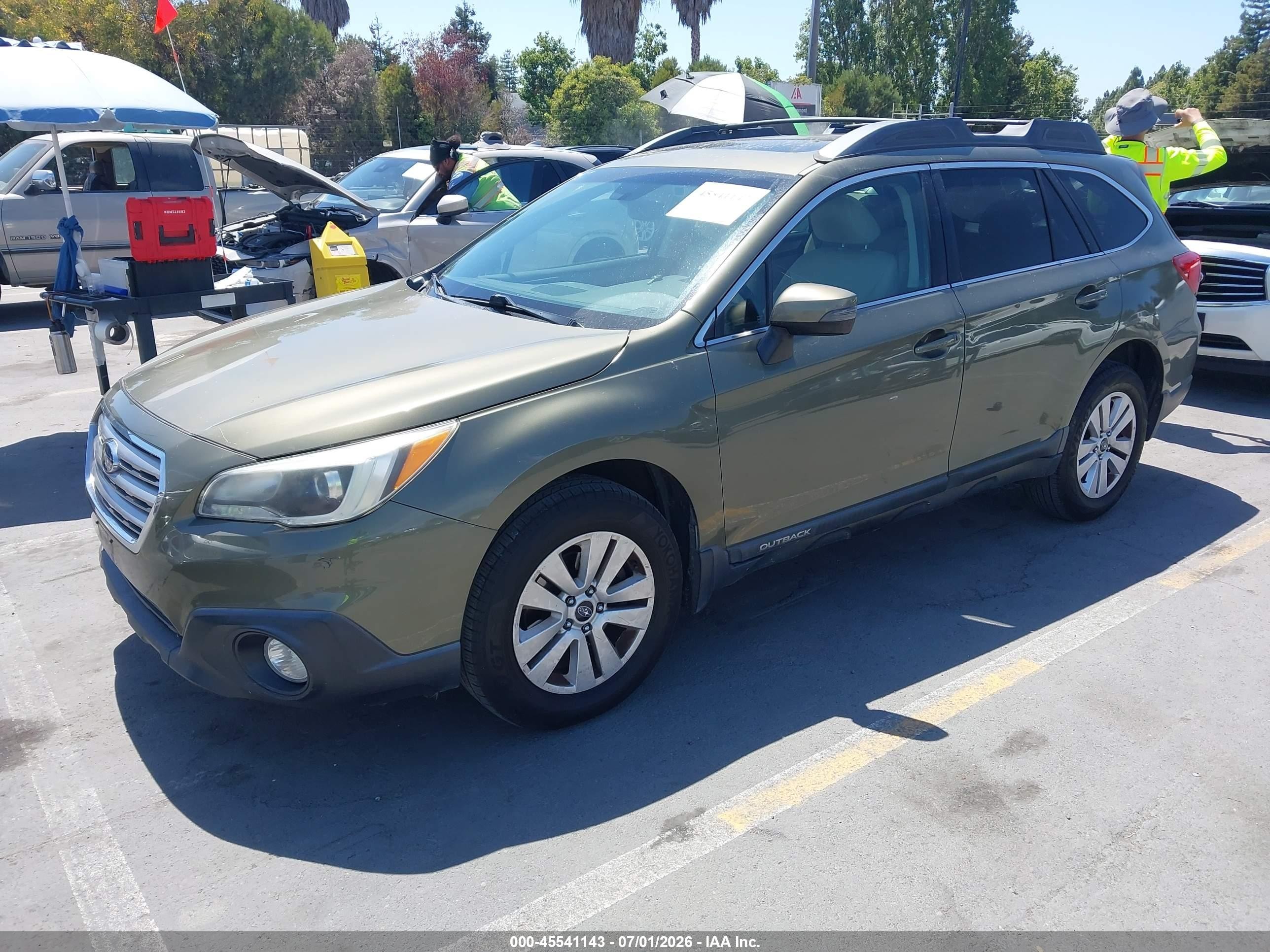 2015 Subaru Outback 2.5i Premium Green vin: 4S4BSAHC9F3276784