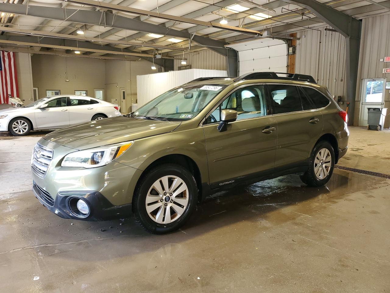 2015 Subaru Outback 2.5i Premium Green vin: 4S4BSAHCXF3286630